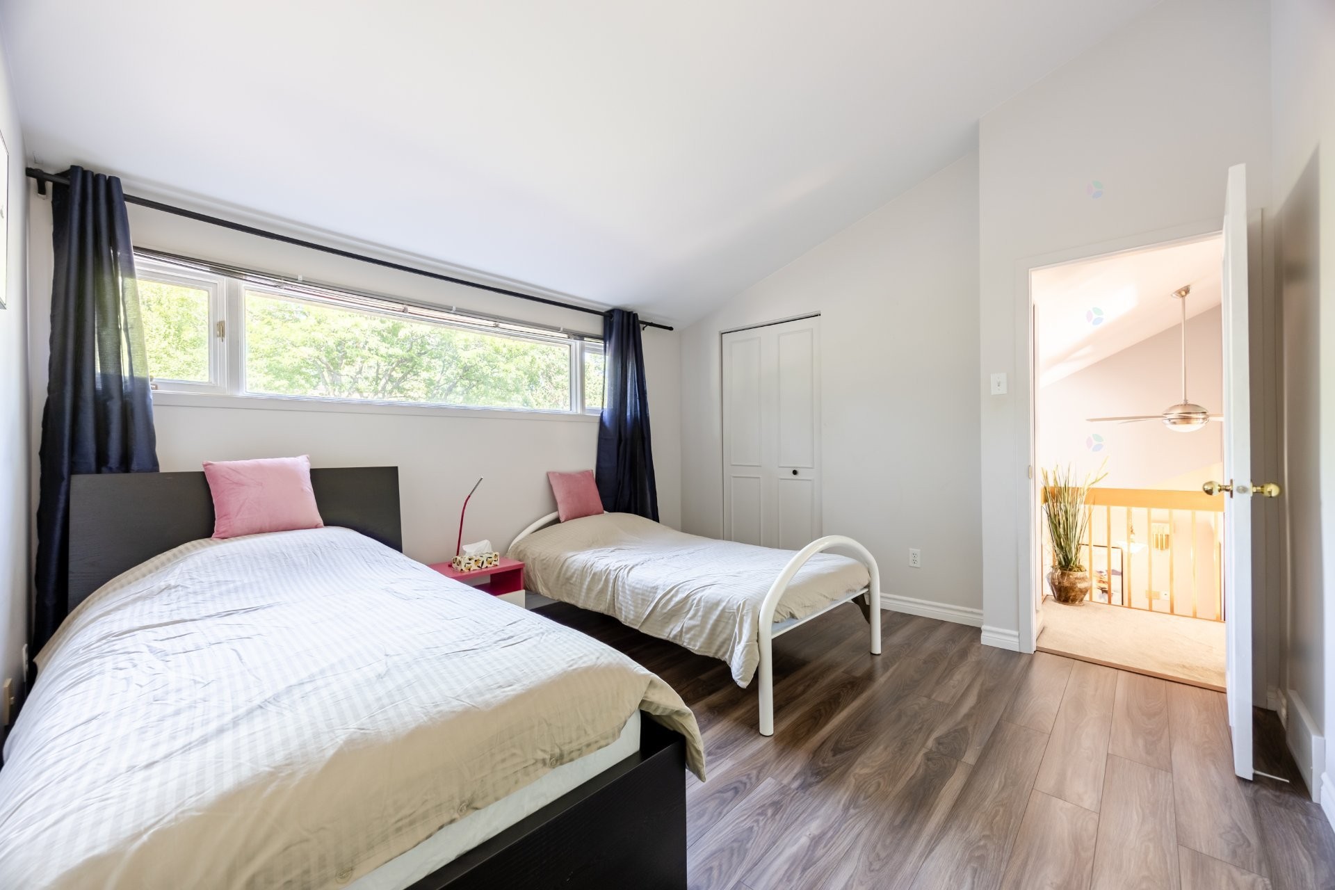 









1100


Rue des Gélinottes

,
Longueuil (Le Vieux-Longueuil),




QC
J4G2C9


