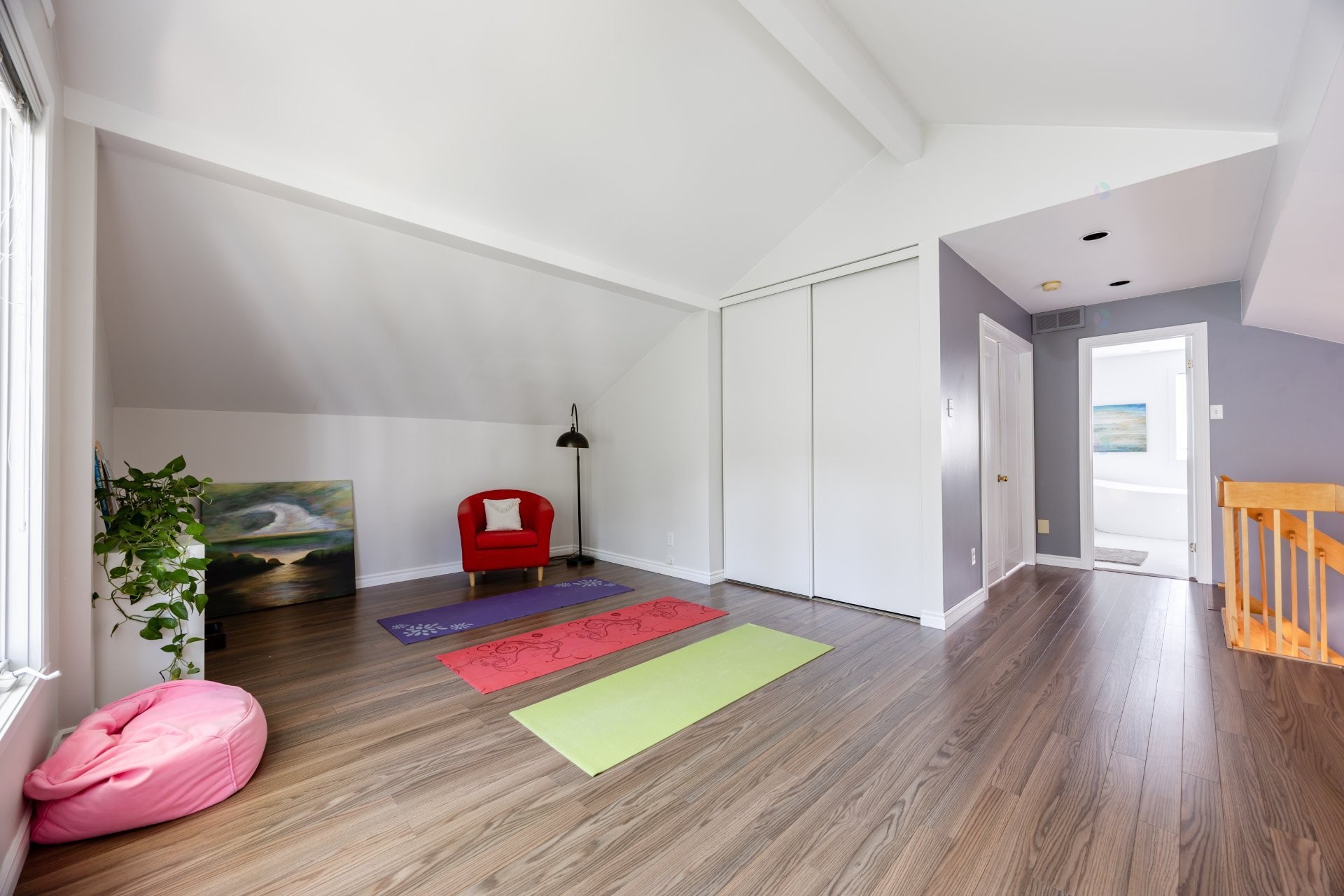









1100


Rue des Gélinottes

,
Longueuil (Le Vieux-Longueuil),




QC
J4G2C9

