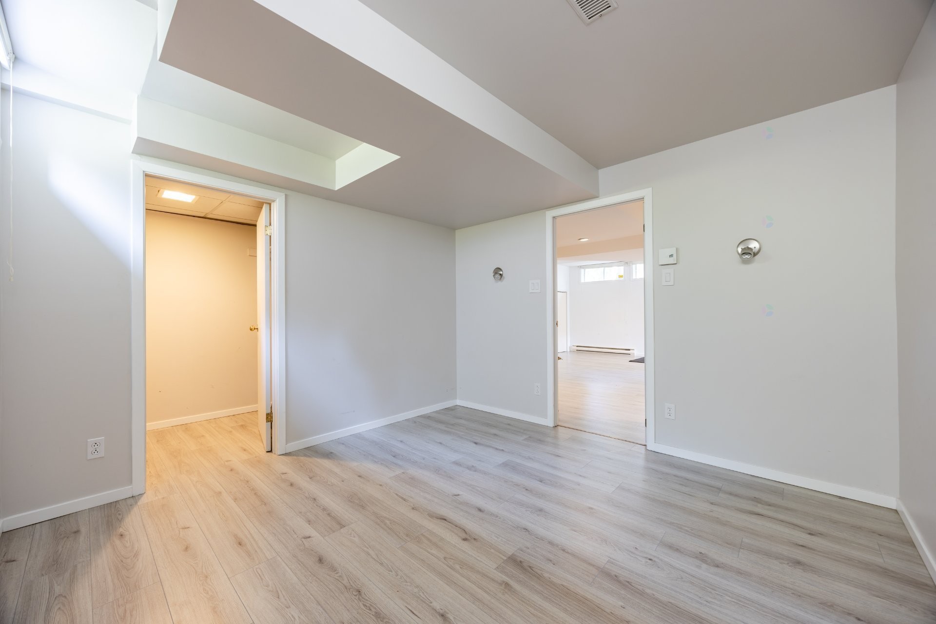 









1100


Rue des Gélinottes

,
Longueuil (Le Vieux-Longueuil),




QC
J4G2C9

