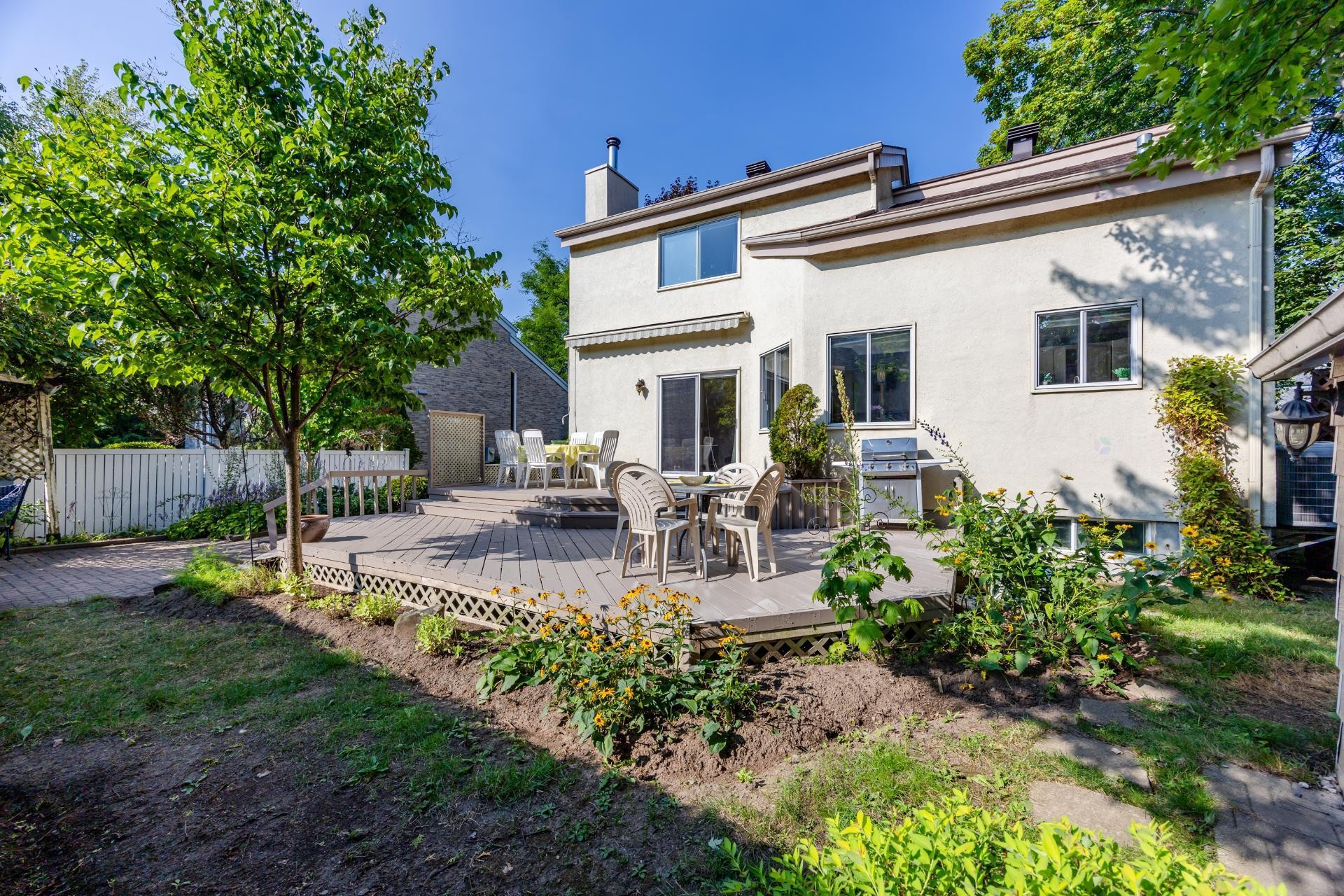 









1100


Rue des Gélinottes

,
Longueuil (Le Vieux-Longueuil),




QC
J4G2C9

