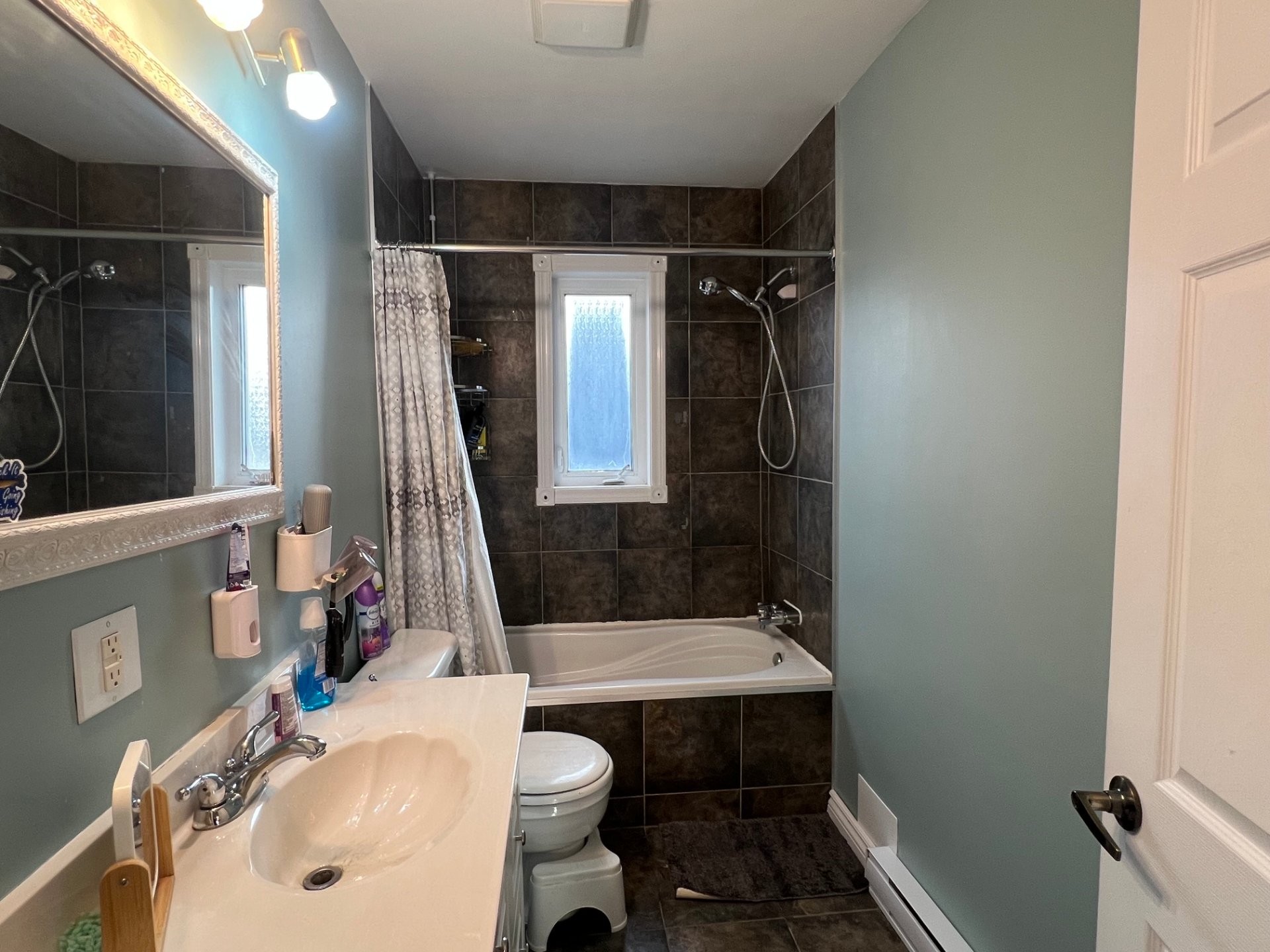 









410

 - 412


1re Rue

,
Chibougamau,




QC
G8P1K6

