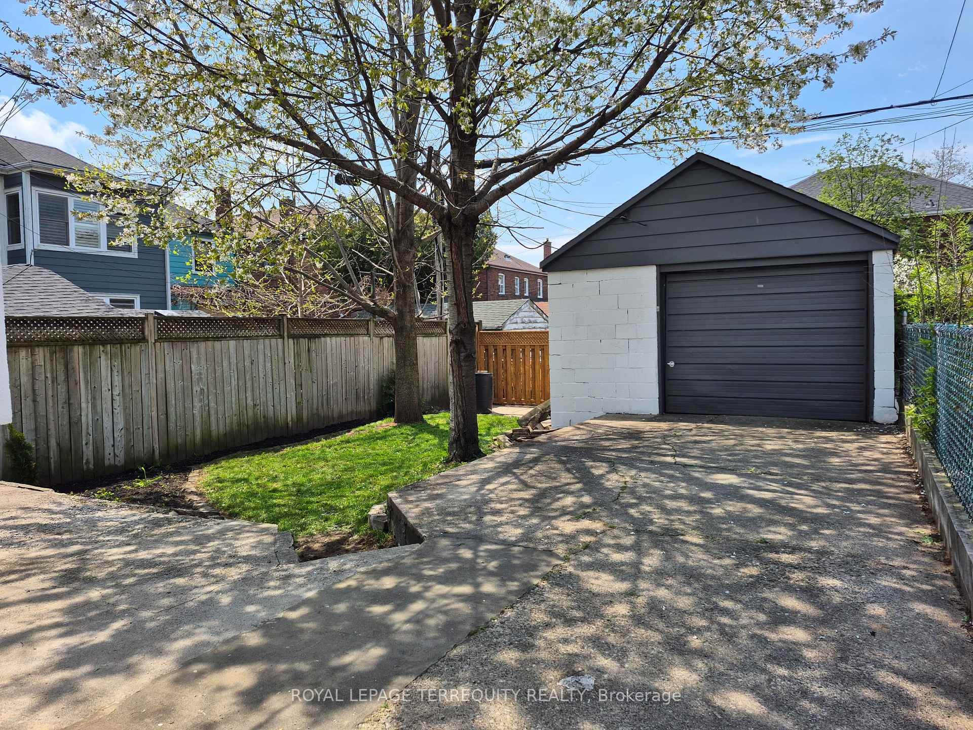 









40


Leroy

Avenue,
Toronto,




ON
M4J 4G8

