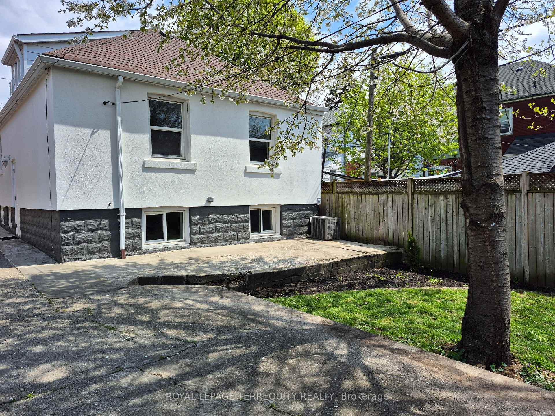 









40


Leroy

Avenue,
Toronto,




ON
M4J 4G8

