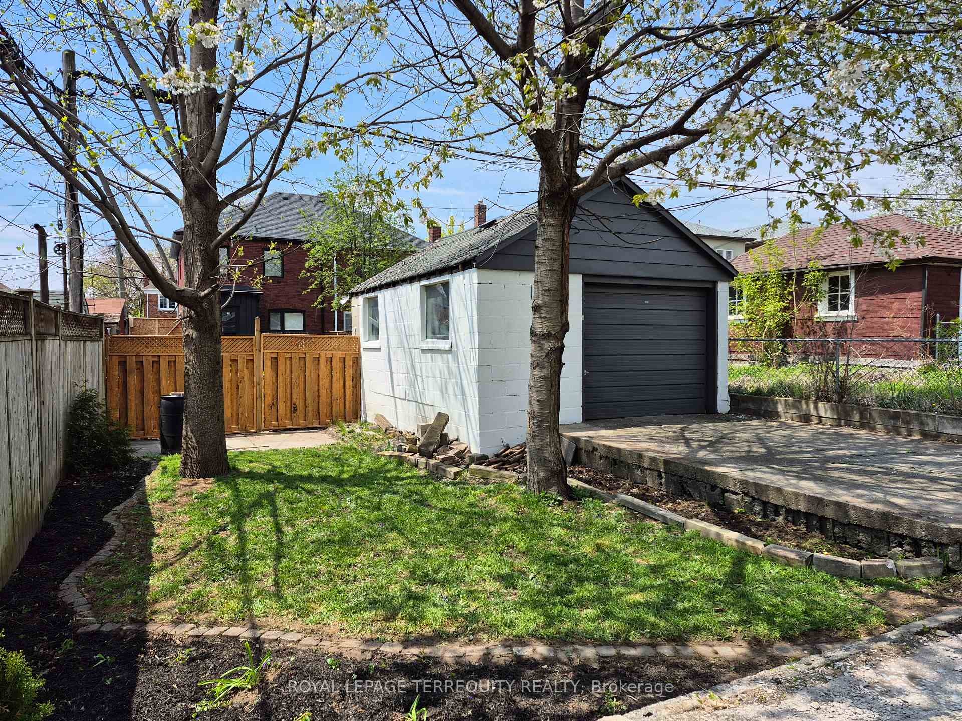 









40


Leroy

Avenue,
Toronto,




ON
M4J 4G8

