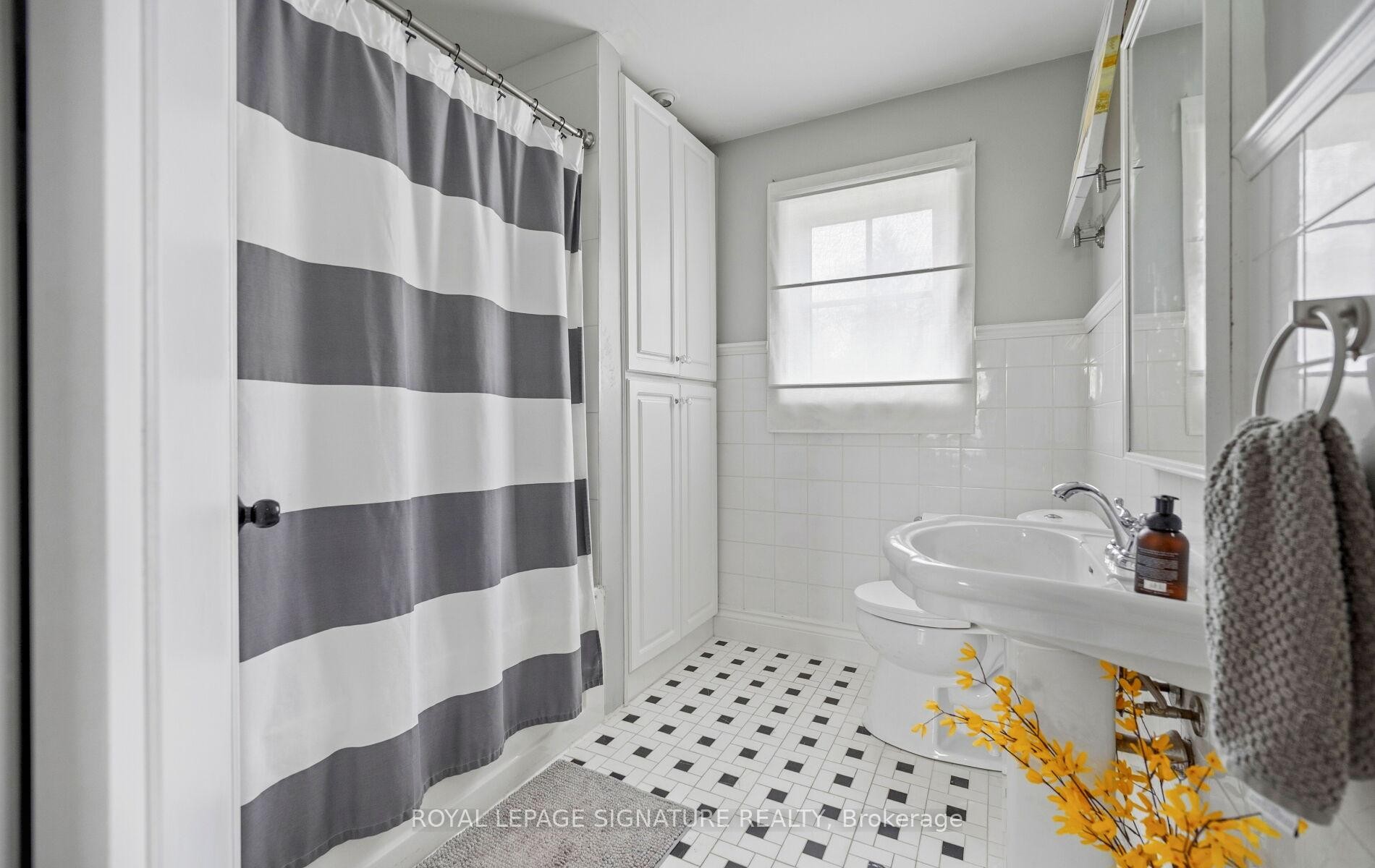 









773


Masson

Street,
Oshawa,




ON
L1G 5A7


