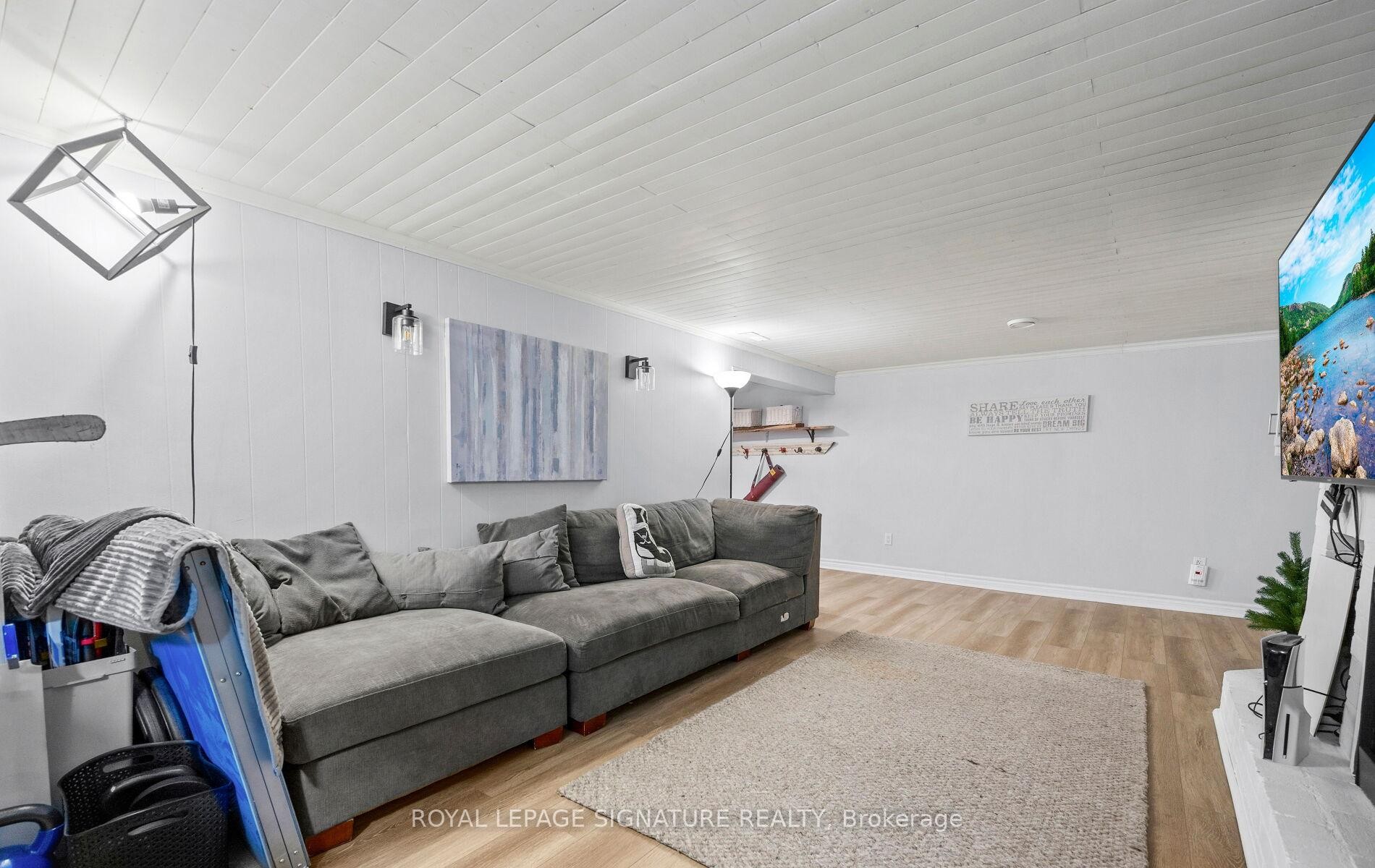 









773


Masson

Street,
Oshawa,




ON
L1G 5A7

