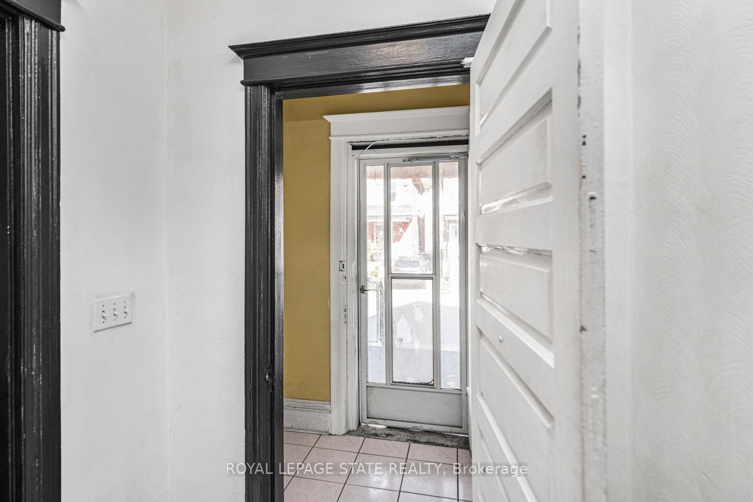 









39


Arthur

Avenue North,
Hamilton,




ON
L8L 6C7

