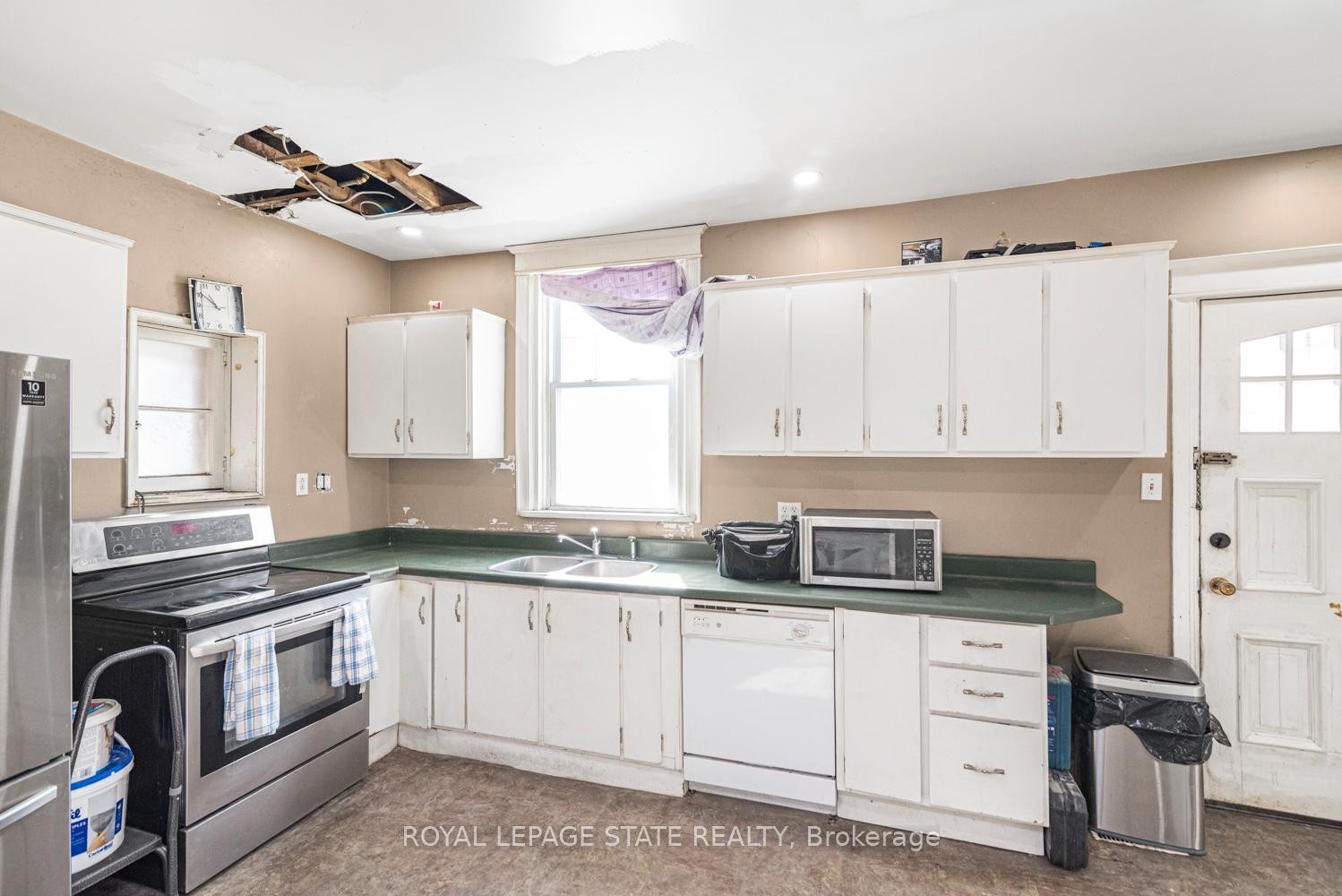 









39


Arthur

Avenue North,
Hamilton,




ON
L8L 6C7

