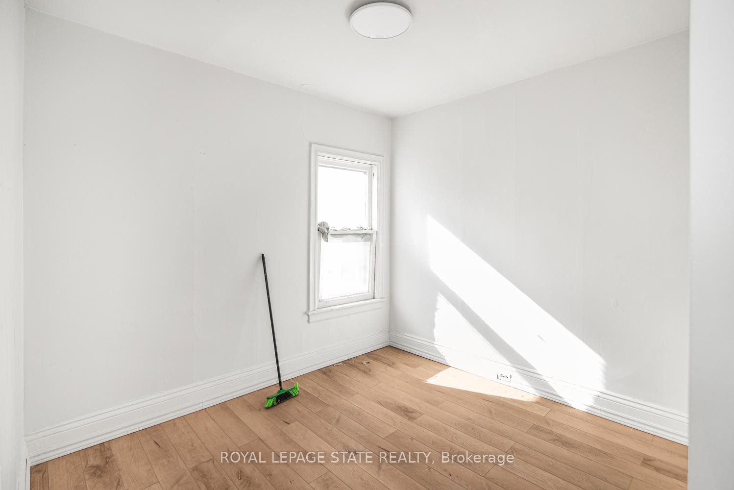 









39


Arthur

Avenue North,
Hamilton,




ON
L8L 6C7

