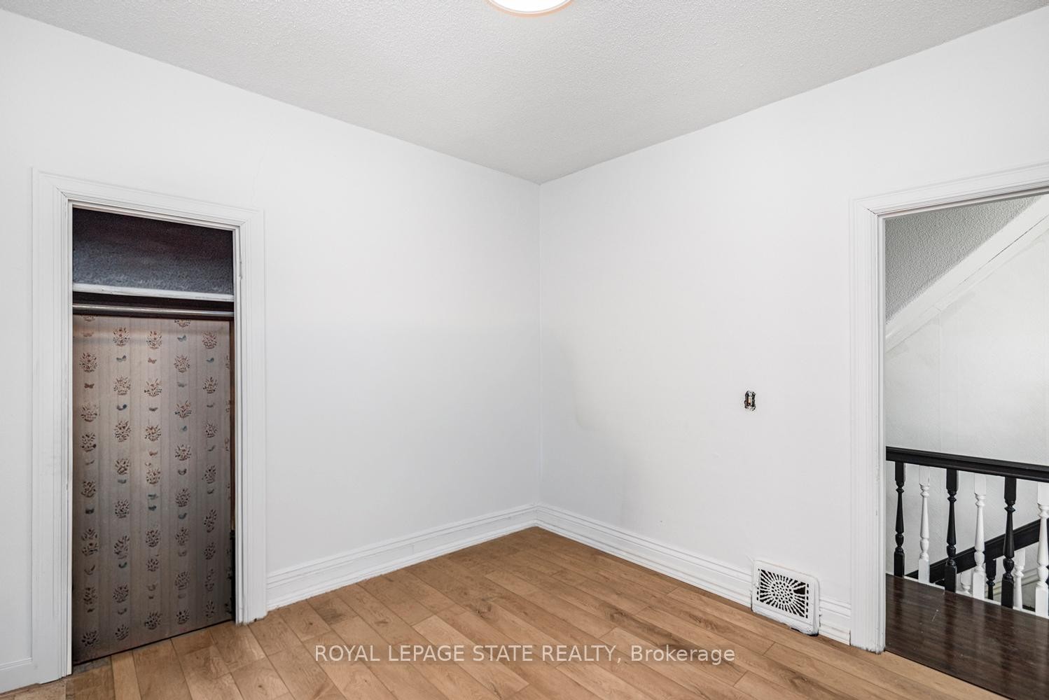 









39


Arthur

Avenue North,
Hamilton,




ON
L8L 6C7

