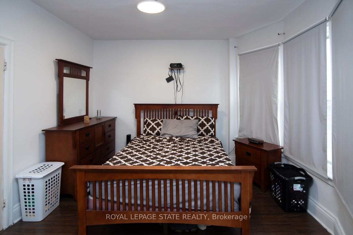 









39


Arthur

Avenue North,
Hamilton,




ON
L8L 6C7


