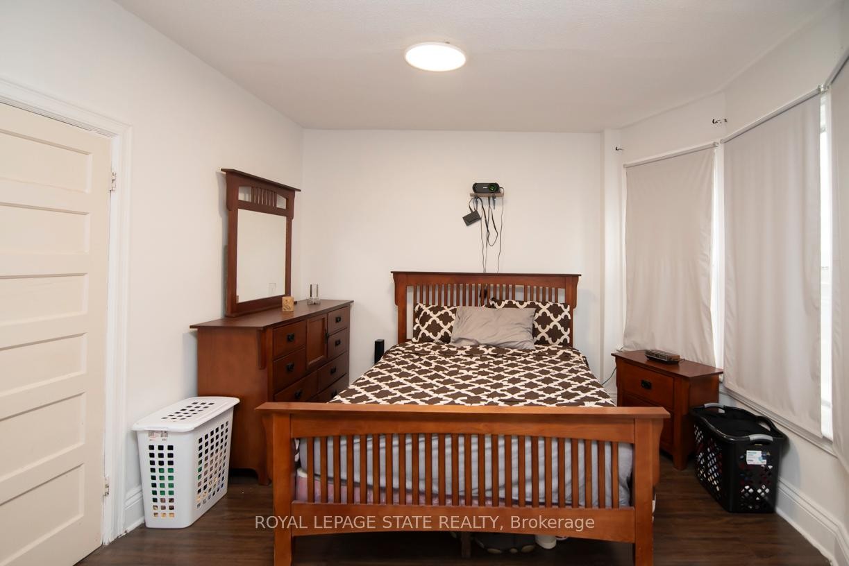 









39


Arthur

Avenue North,
Hamilton,




ON
L8L 6C7

