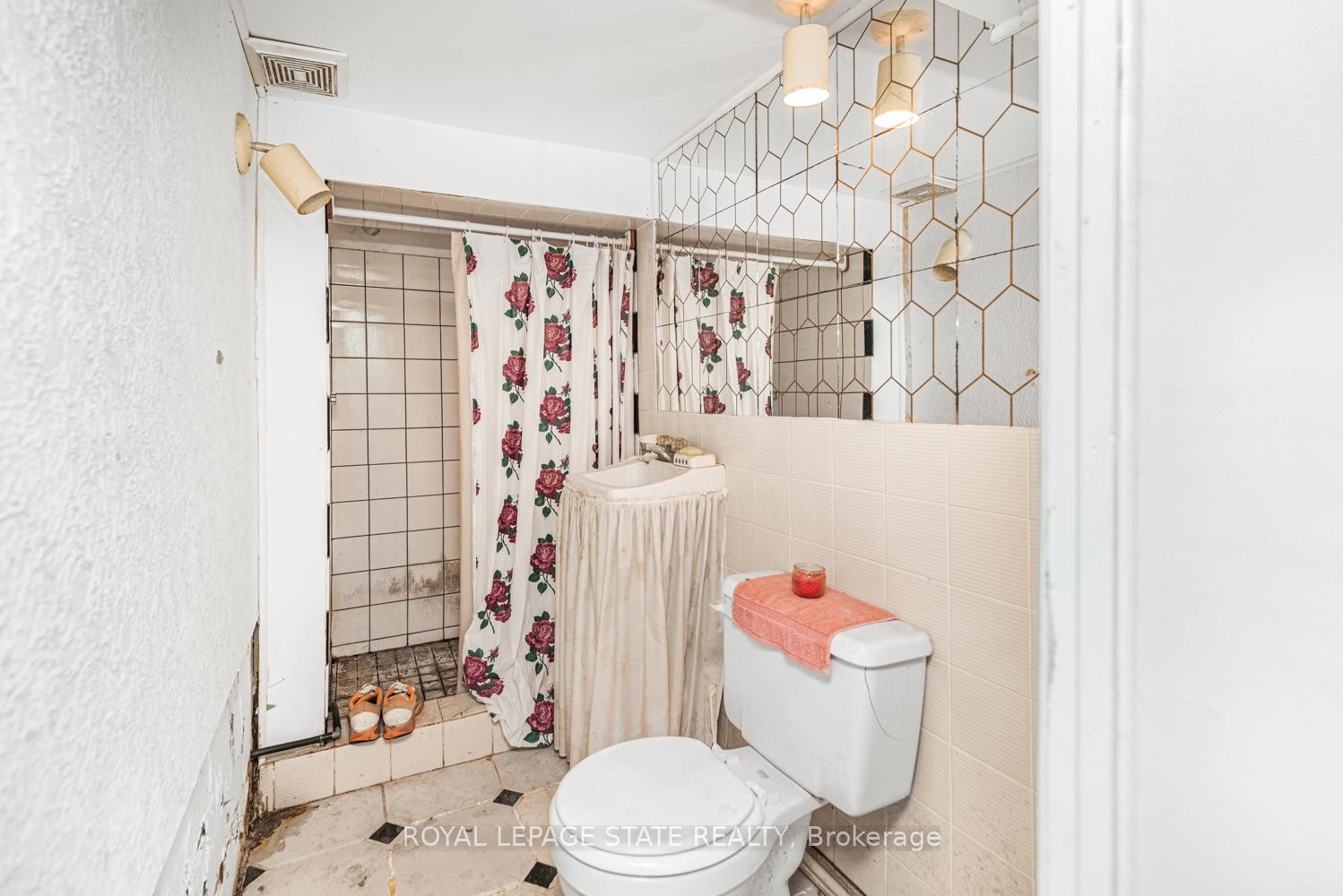 









39


Arthur

Avenue North,
Hamilton,




ON
L8L 6C7

