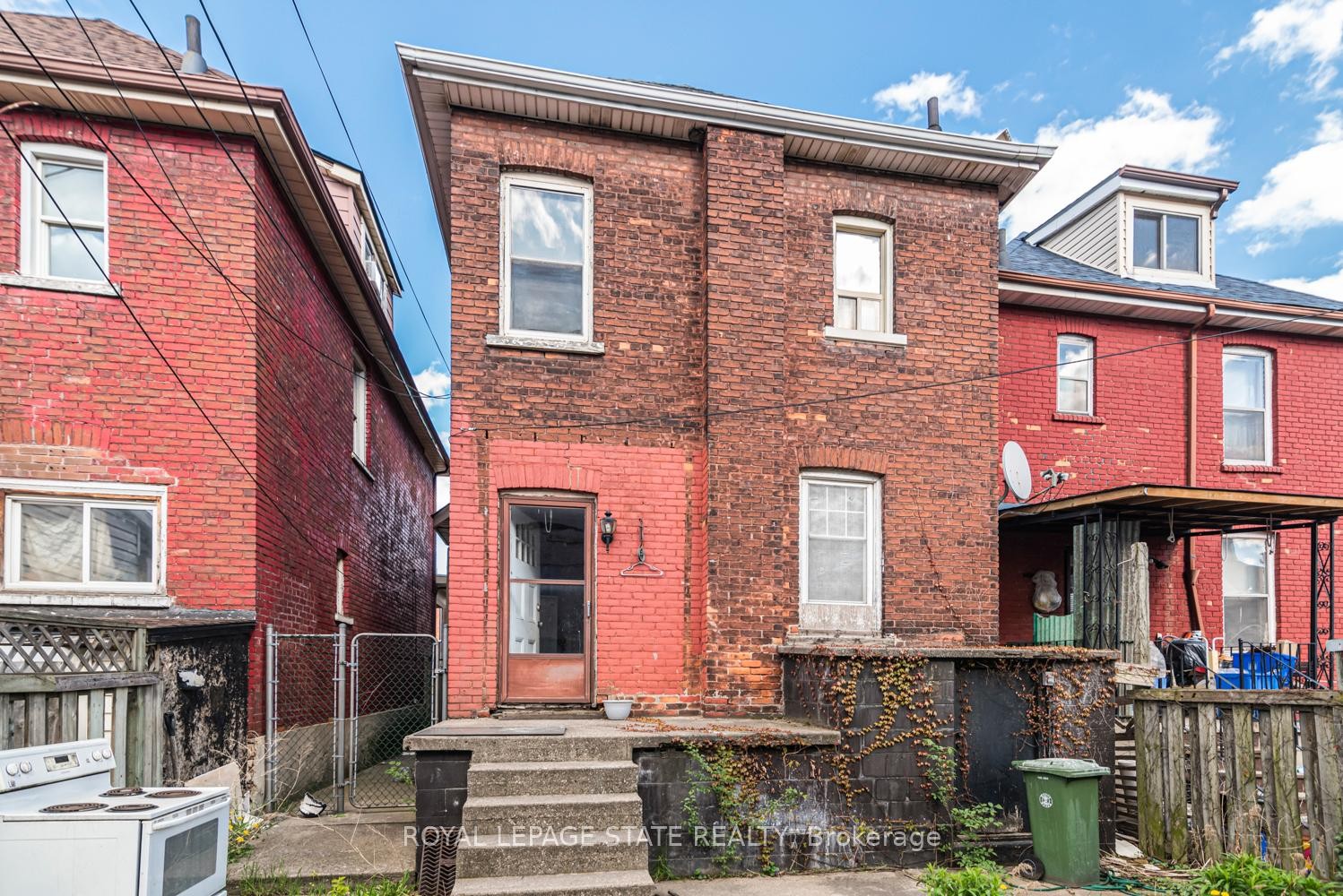 









39


Arthur

Avenue North,
Hamilton,




ON
L8L 6C7

