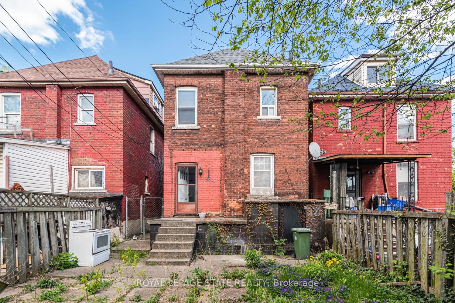 









39


Arthur

Avenue North,
Hamilton,




ON
L8L 6C7

