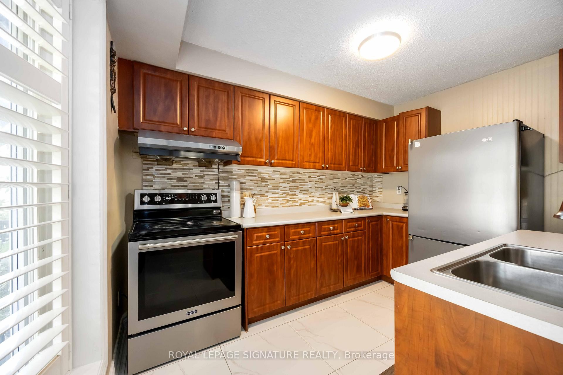 









104


Billington

Crescent,
Toronto,




ON
M3A 2G6

