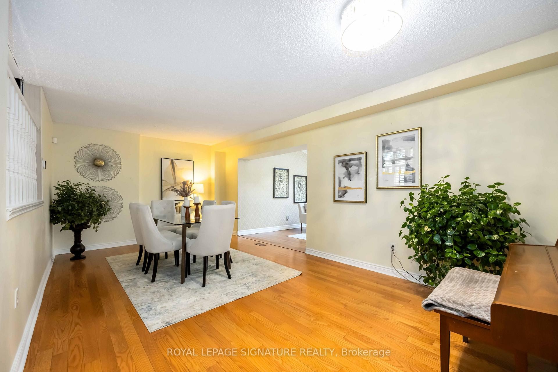 









104


Billington

Crescent,
Toronto,




ON
M3A 2G6

