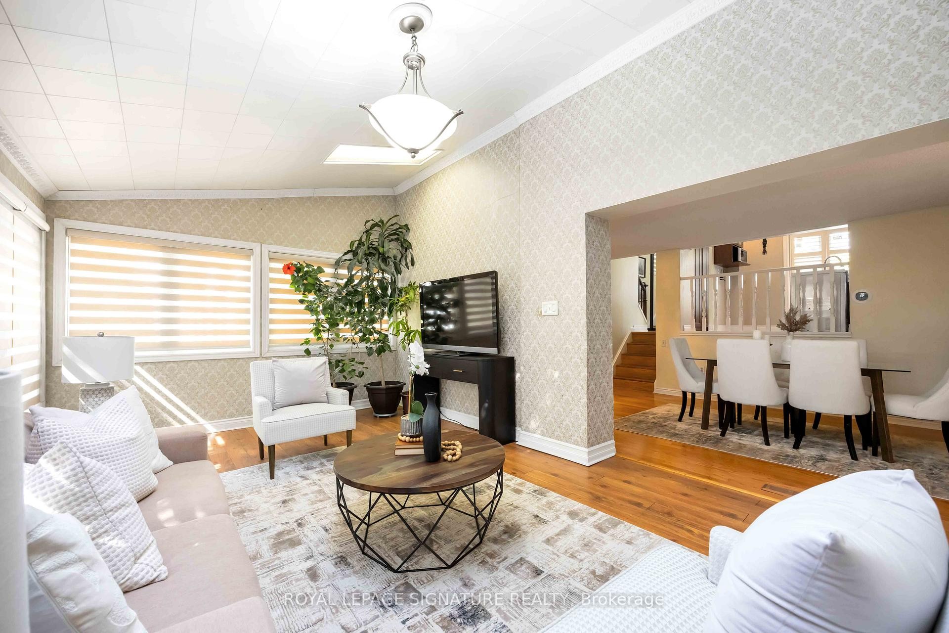 









104


Billington

Crescent,
Toronto,




ON
M3A 2G6

