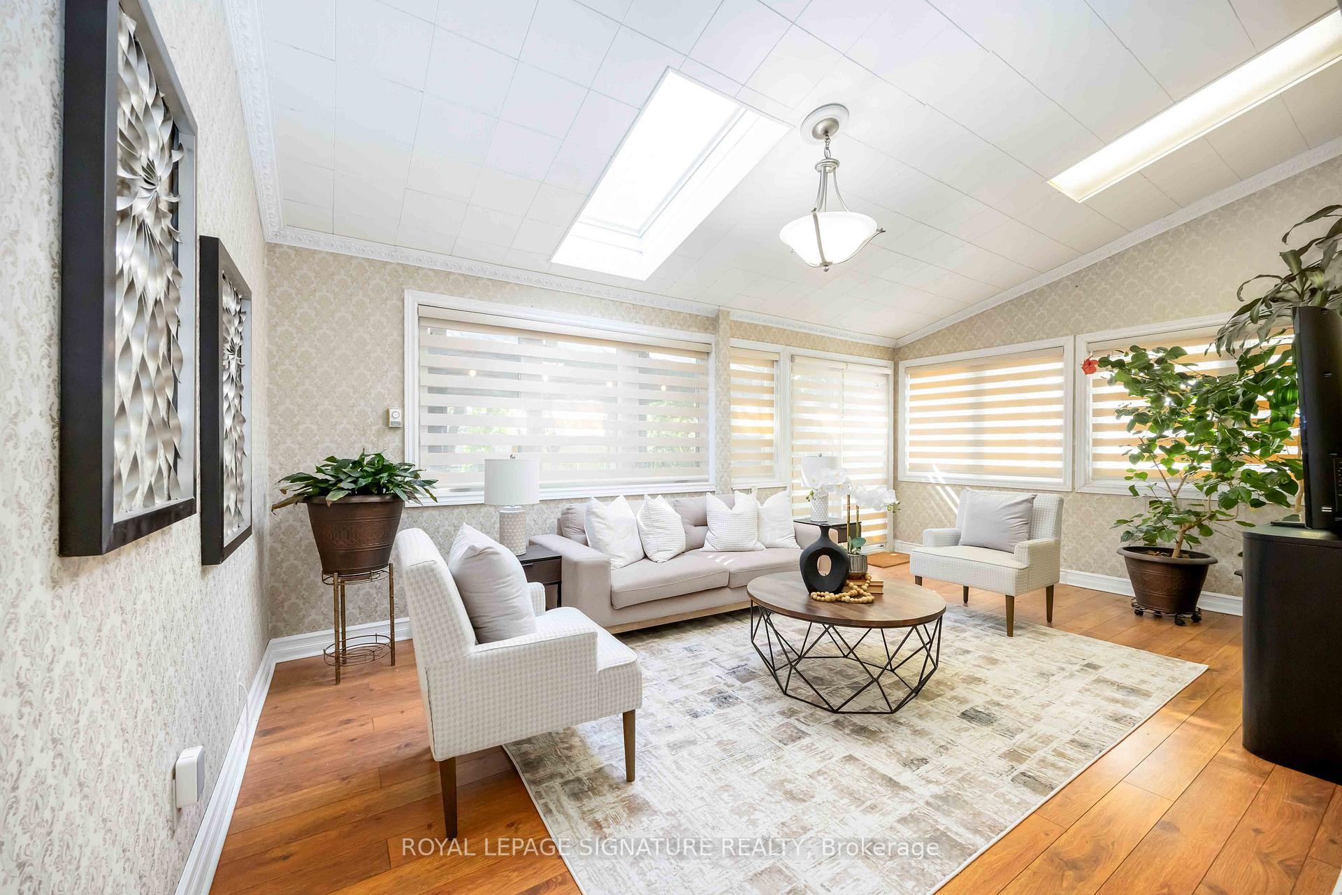 









104


Billington

Crescent,
Toronto,




ON
M3A 2G6

