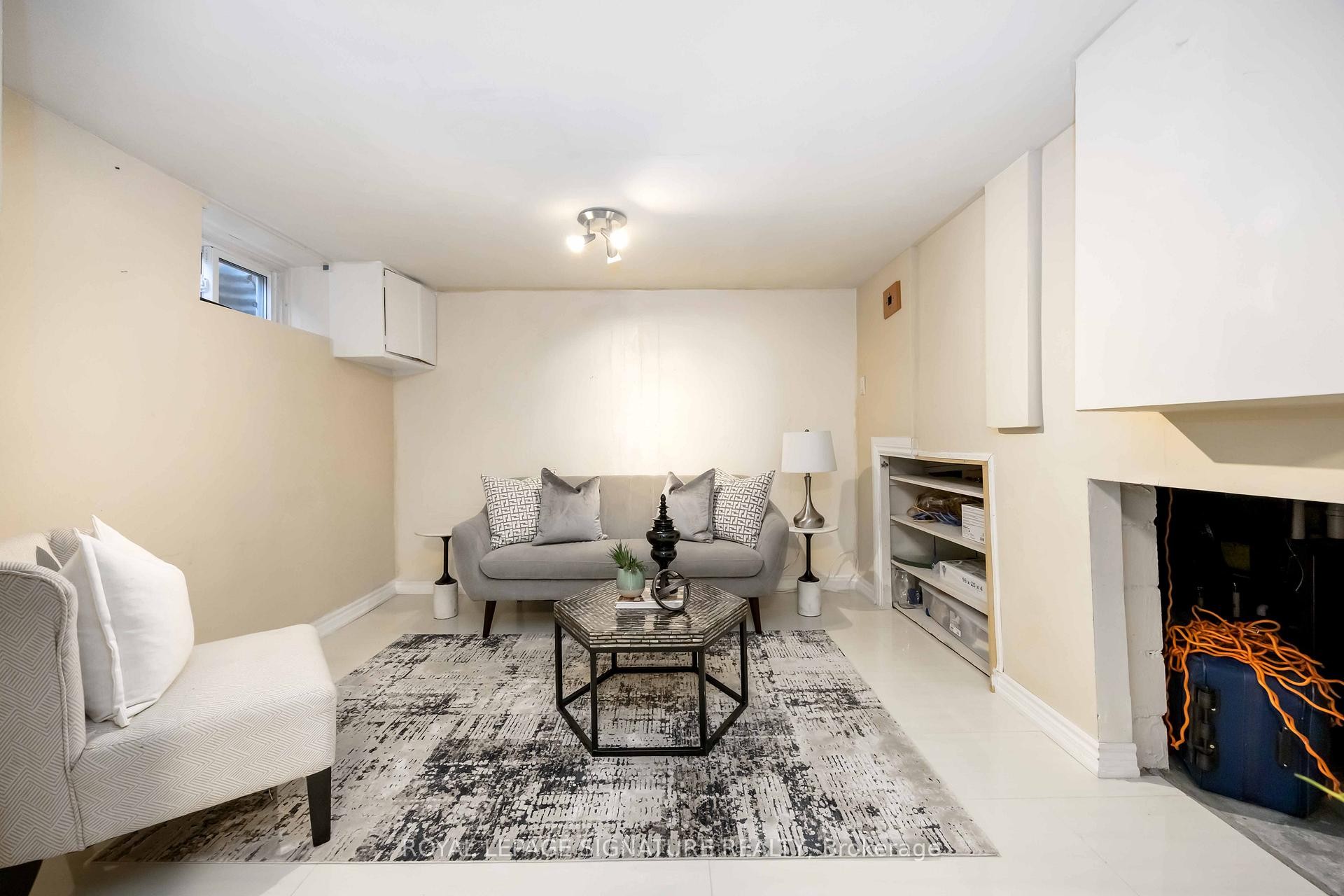 









104


Billington

Crescent,
Toronto,




ON
M3A 2G6

