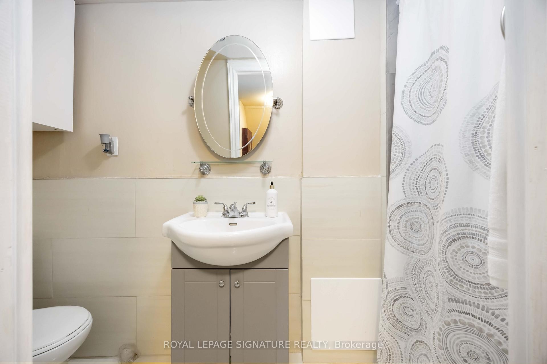 









104


Billington

Crescent,
Toronto,




ON
M3A 2G6

