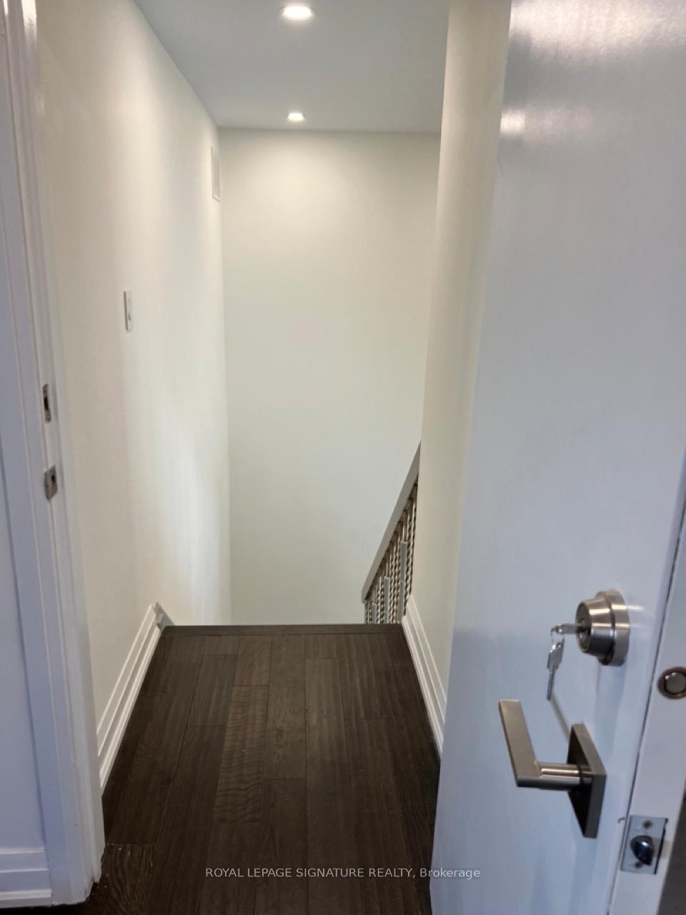 









55


Creekwood

Drive, Upper,
Toronto,




ON
M1E 4L6

