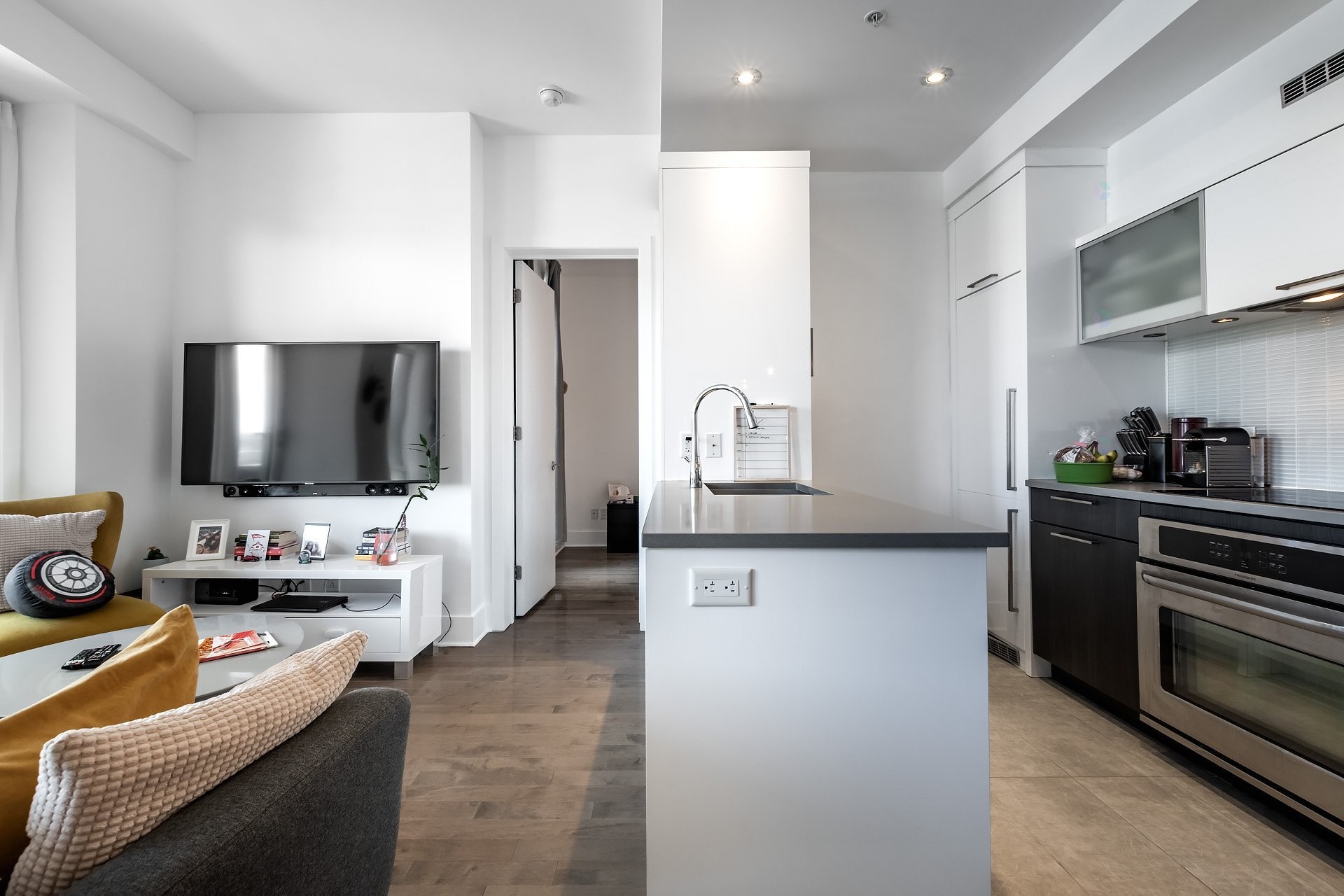 









901


Rue de la Commune E.

, 804,
Montréal (Ville-Marie),




QC
H2L0E2

