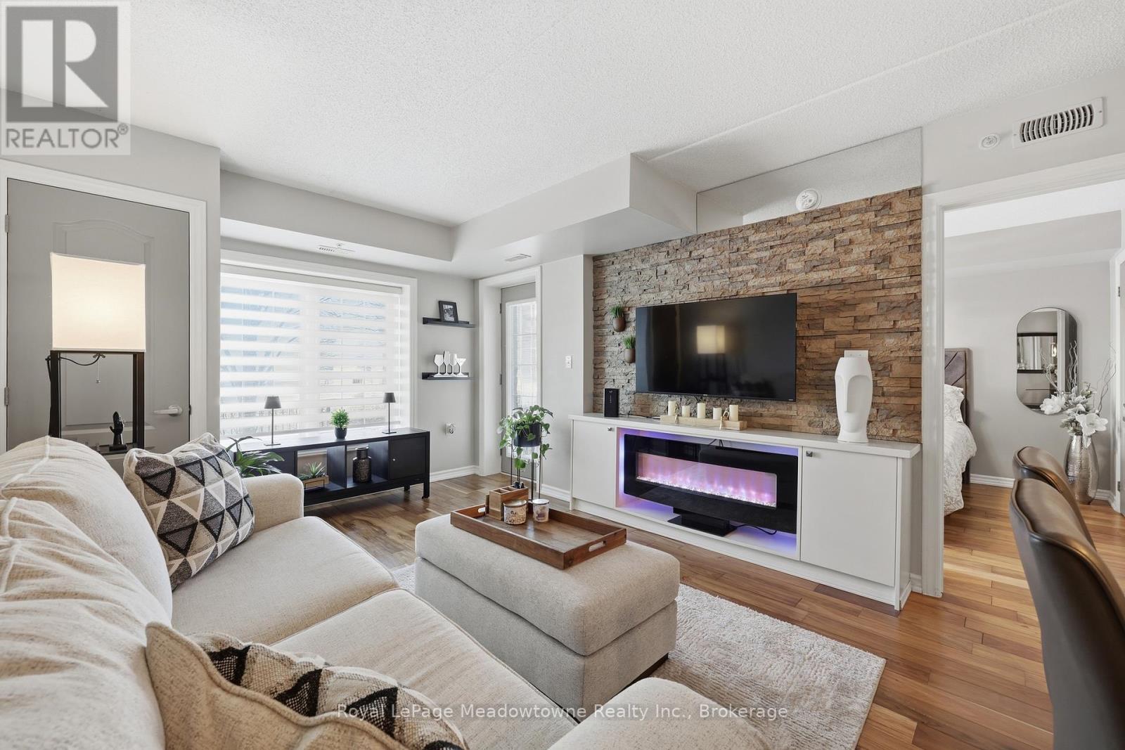 












114 - 1440 MAIN STREET E

,
Milton (DE Dempsey),




Ontario
L9T8W6

