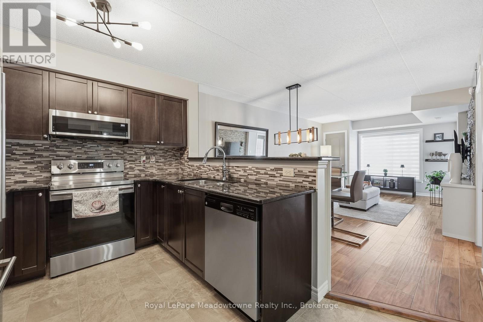 












114 - 1440 MAIN STREET E

,
Milton (DE Dempsey),




Ontario
L9T8W6

