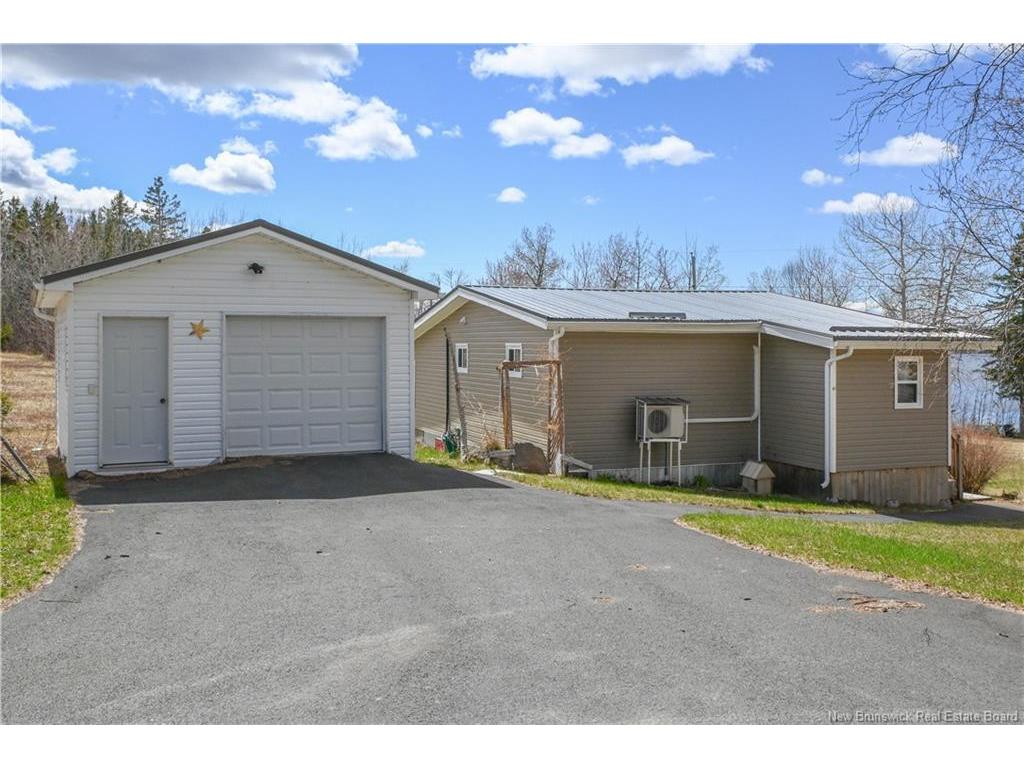 









51


Emile-Normand

LANE,
Landry Office,




NB
E8P 2G8

