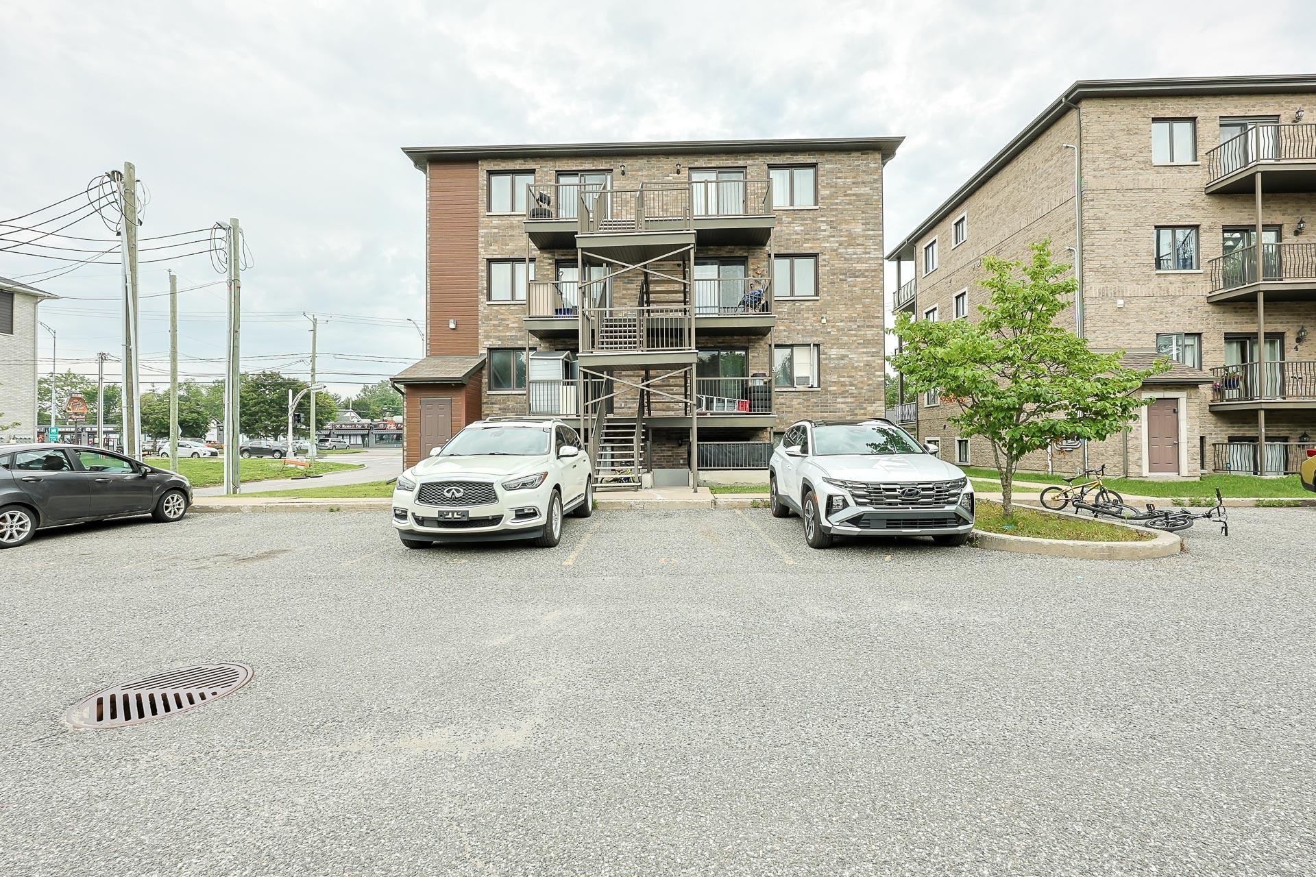









834


Boul. Maloney E.

,
Gatineau (Gatineau),




QC
J8P1H1

