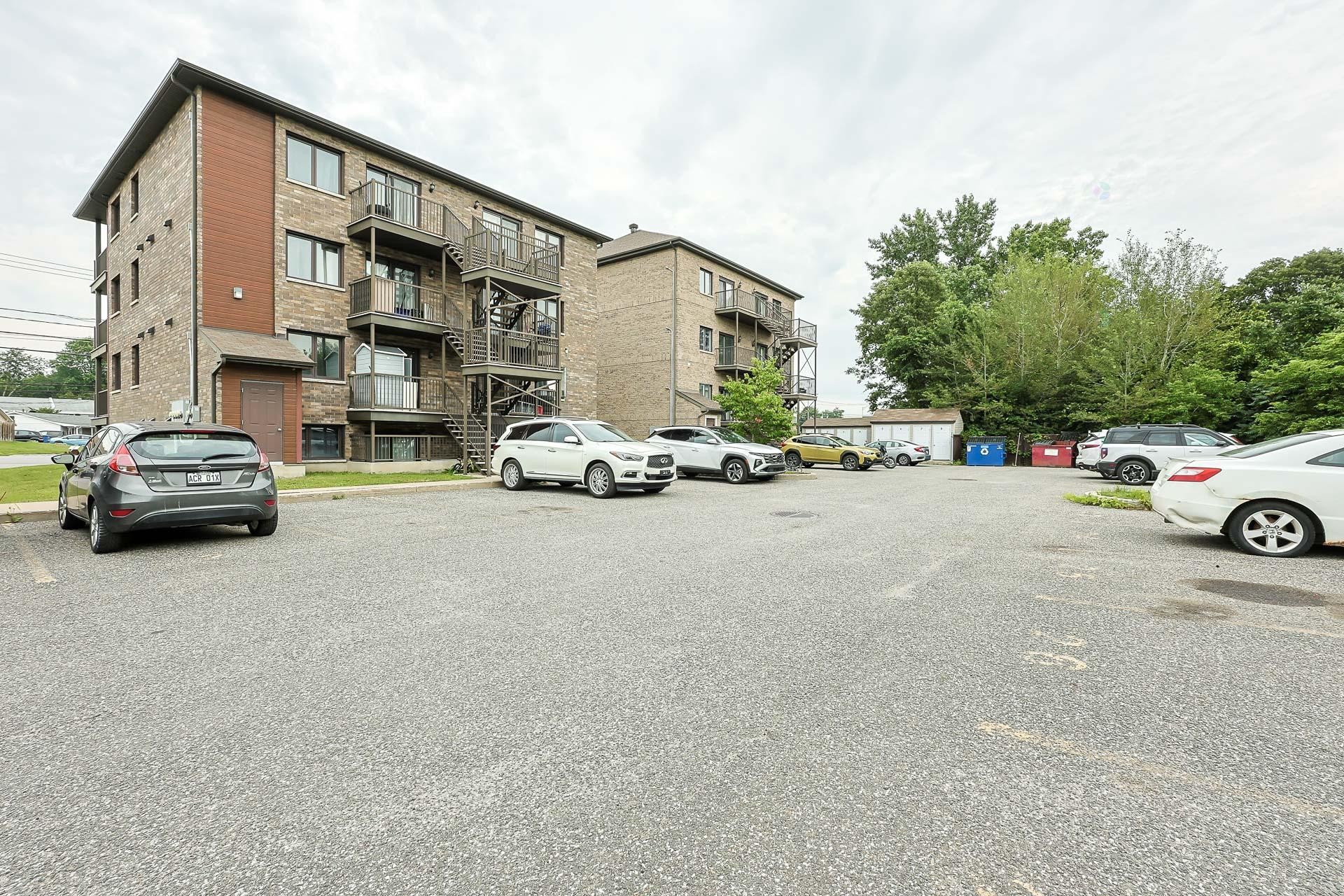 









834


Boul. Maloney E.

,
Gatineau (Gatineau),




QC
J8P1H1

