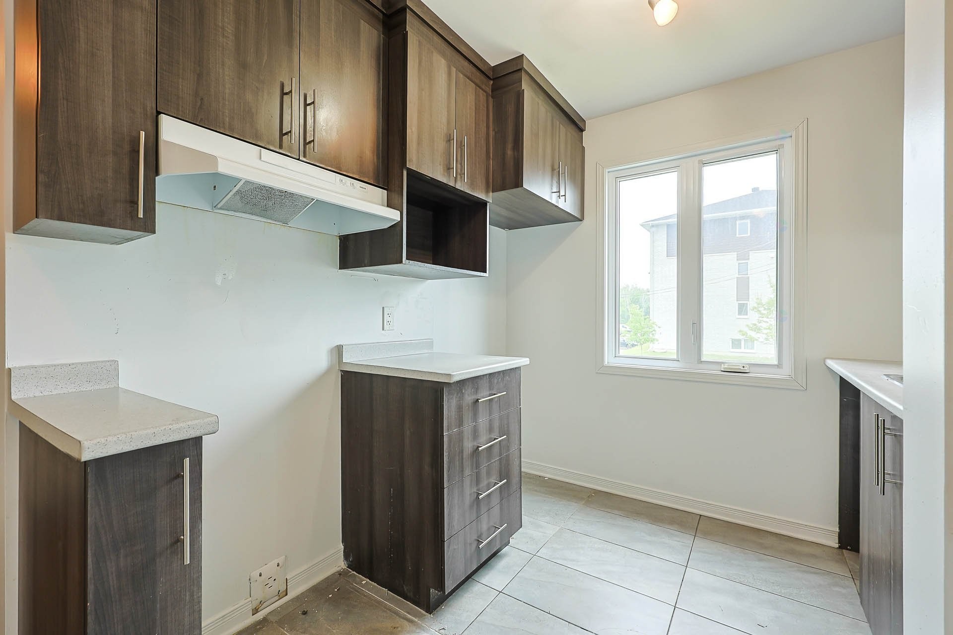 









834


Boul. Maloney E.

,
Gatineau (Gatineau),




QC
J8P1H1

