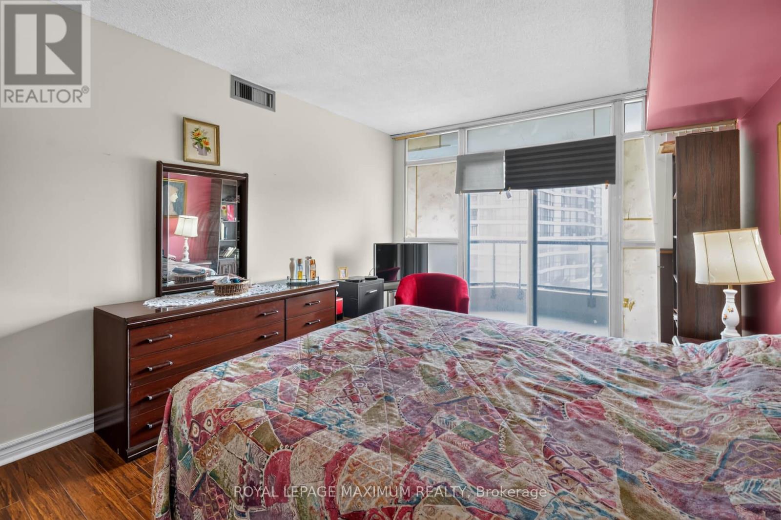 












717 - 5 ROWNTREE ROAD

,
Toronto,




Ontario
M9V5G9

