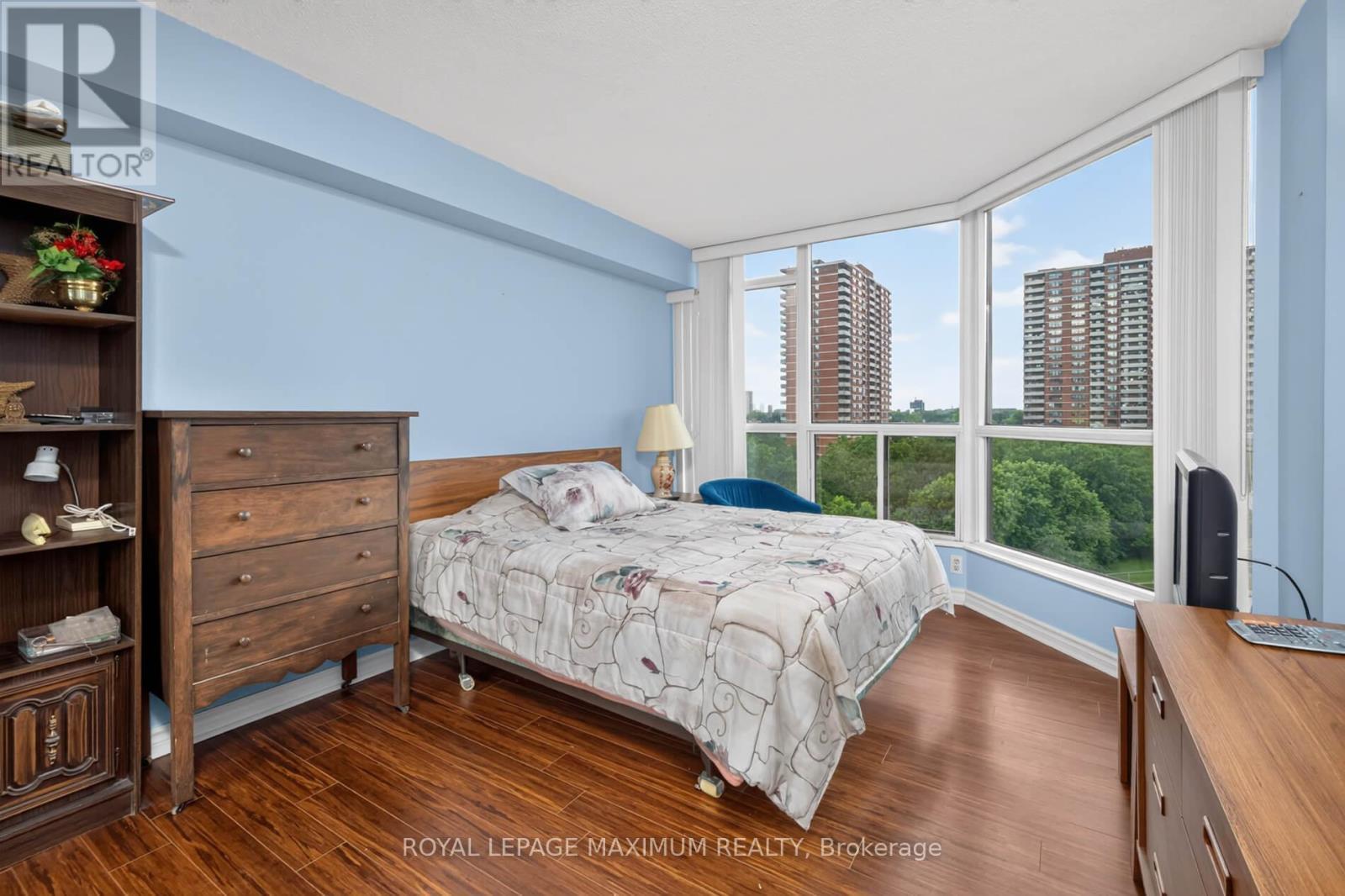 












717 - 5 ROWNTREE ROAD

,
Toronto,




Ontario
M9V5G9

