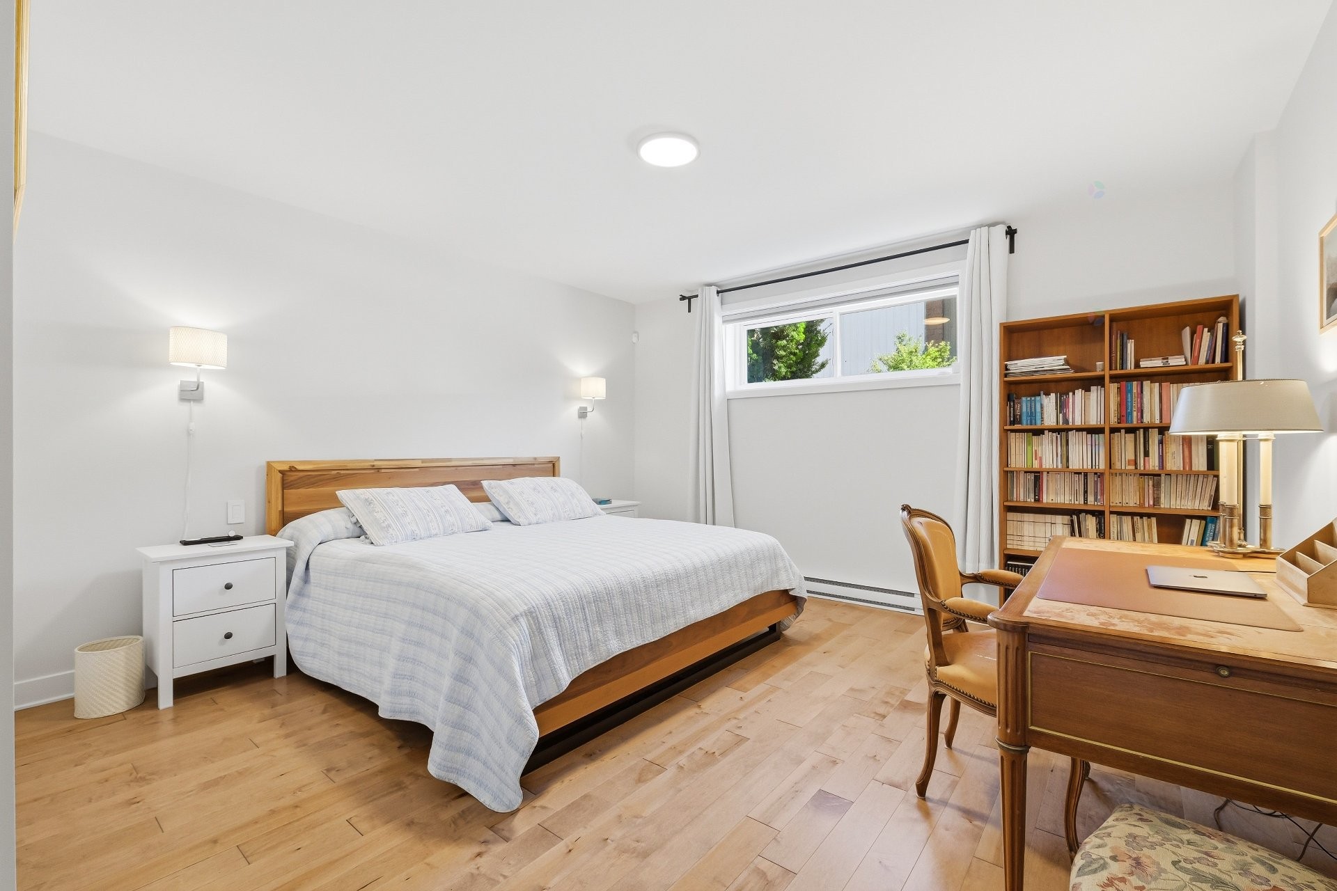 









1220


Rue De Condé

, 102,
Montréal (Le Sud-Ouest),




QC
H3K2E6

