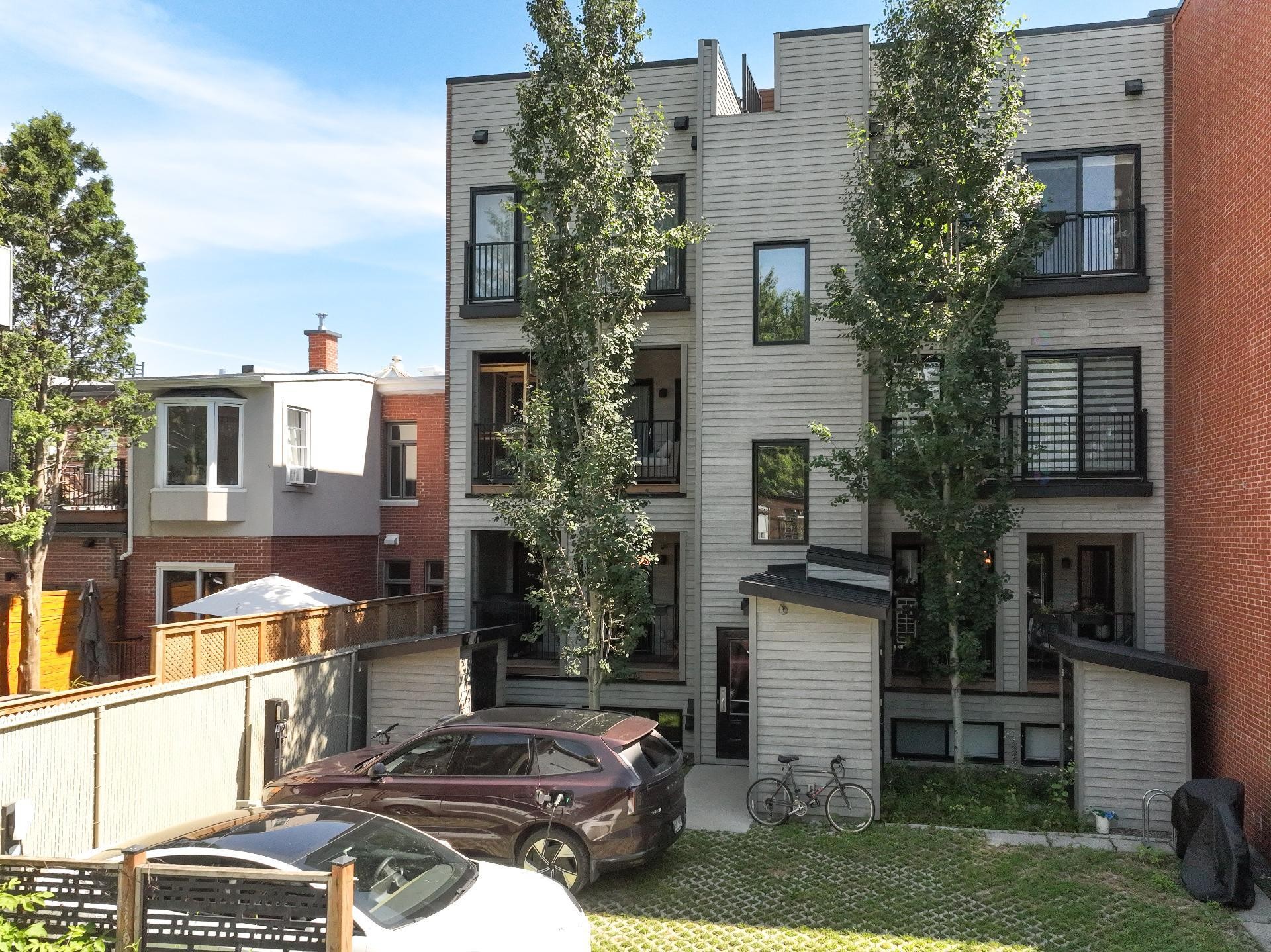 









1220


Rue De Condé

, 102,
Montréal (Le Sud-Ouest),




QC
H3K2E6

