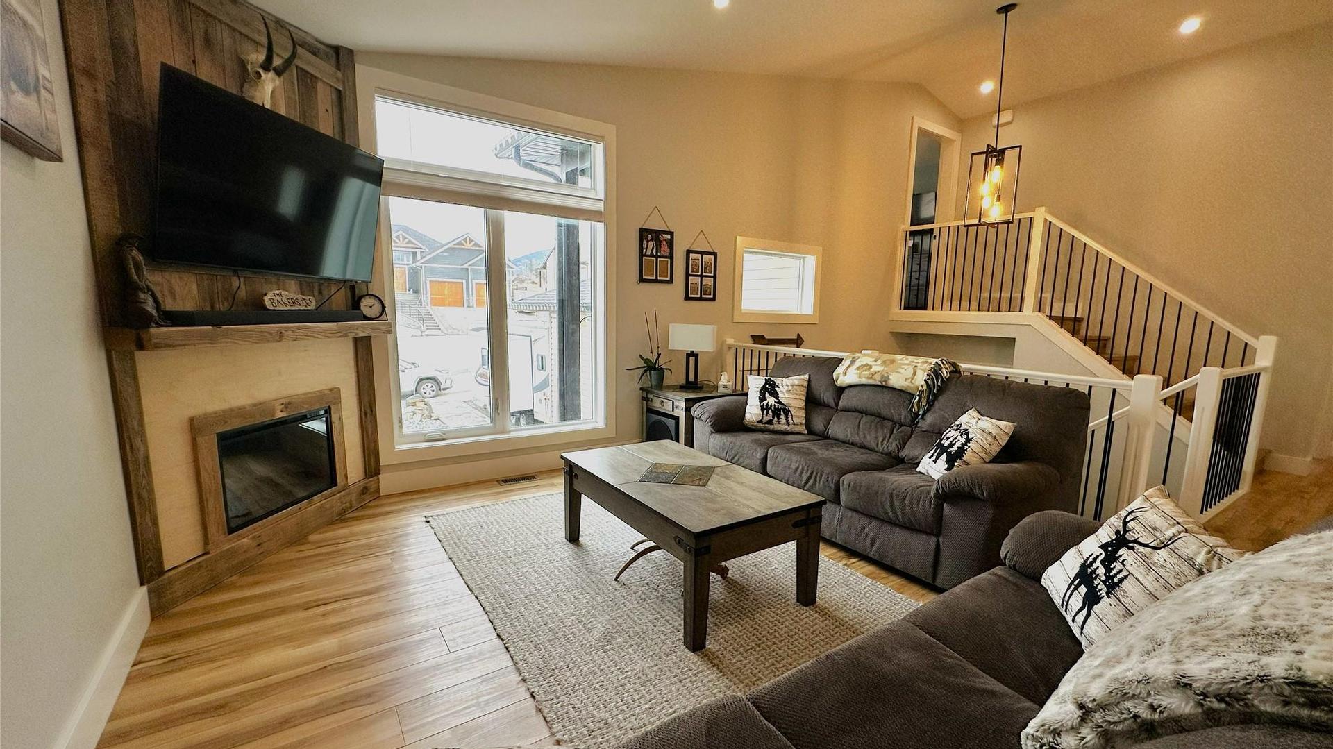 









709


22nd

Avenue,
Cranbrook,




BC
V1C 6Y7

