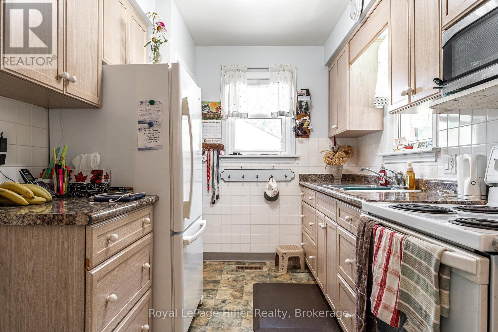 












185 STRACHAN STREET

,
Stratford,




Ontario
N5A2B4

