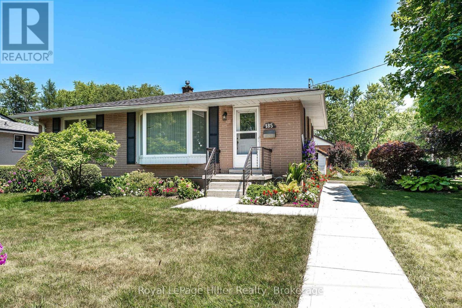 












185 STRACHAN STREET

,
Stratford,




Ontario
N5A2B4

