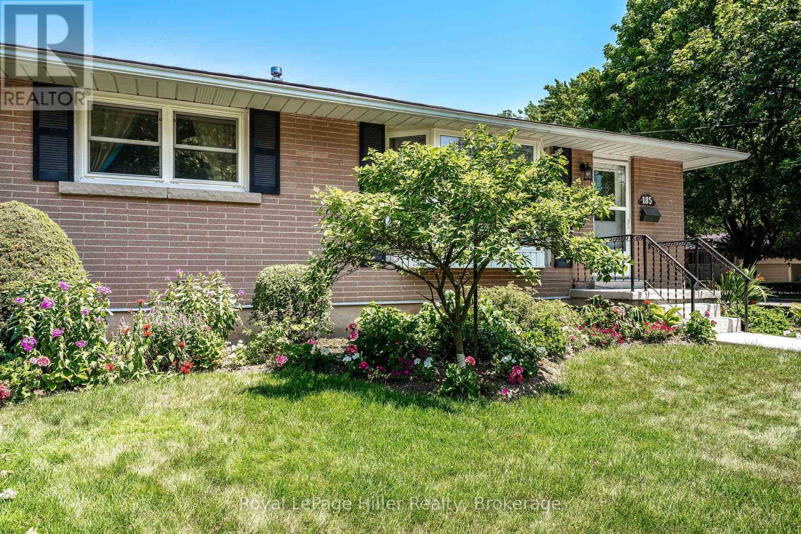 












185 STRACHAN STREET

,
Stratford,




Ontario
N5A2B4


