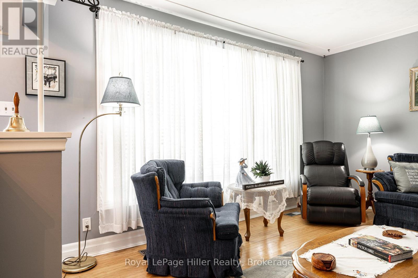 












185 STRACHAN STREET

,
Stratford,




Ontario
N5A2B4

