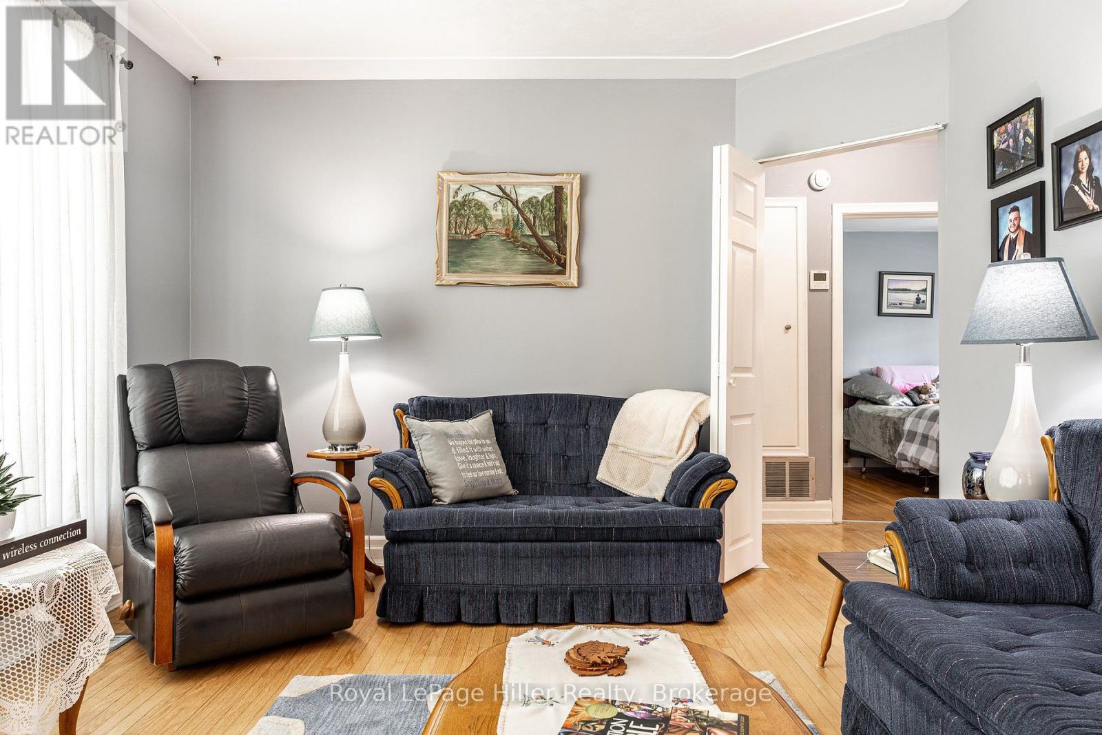 












185 STRACHAN STREET

,
Stratford,




Ontario
N5A2B4

