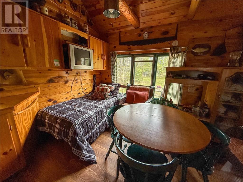 












17895 Highway 540

,
Evansville,







Ontario
P0P1J0

