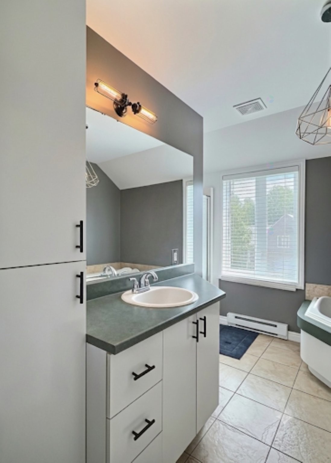 









7100


Rue J.-H.-Bellerose

,
Trois-Rivières,




QC
G9C1N1

