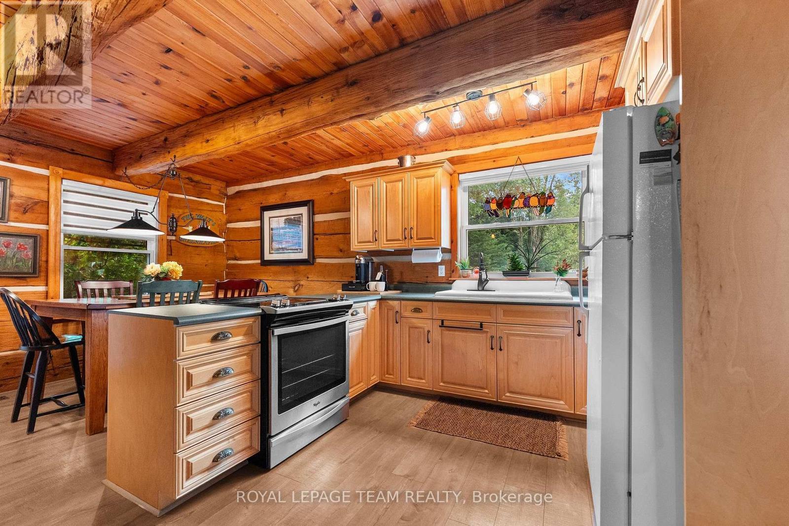 












58 HENDRY LANE

,
Whitewater Region,




Ontario
K0J1K0

