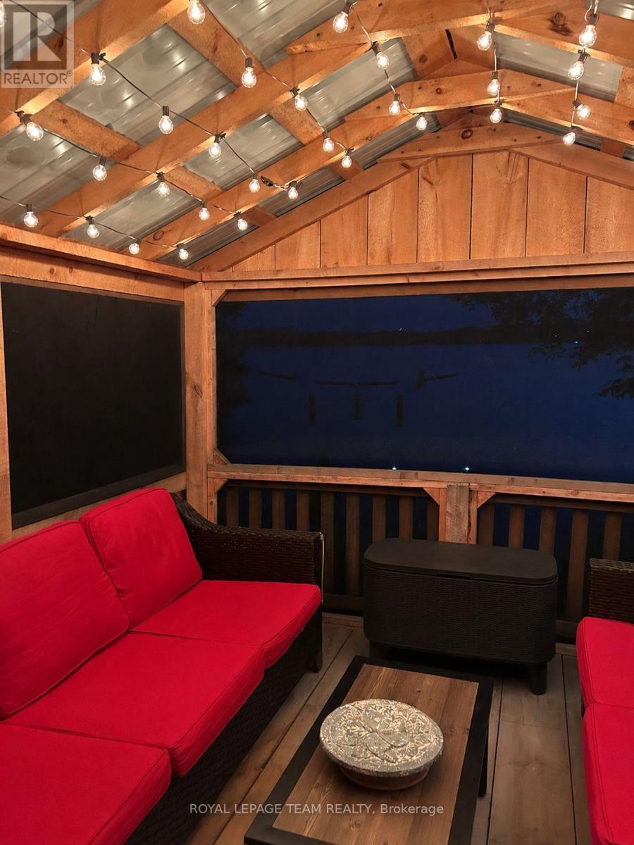 












58 HENDRY LANE

,
Whitewater Region,




Ontario
K0J1K0


