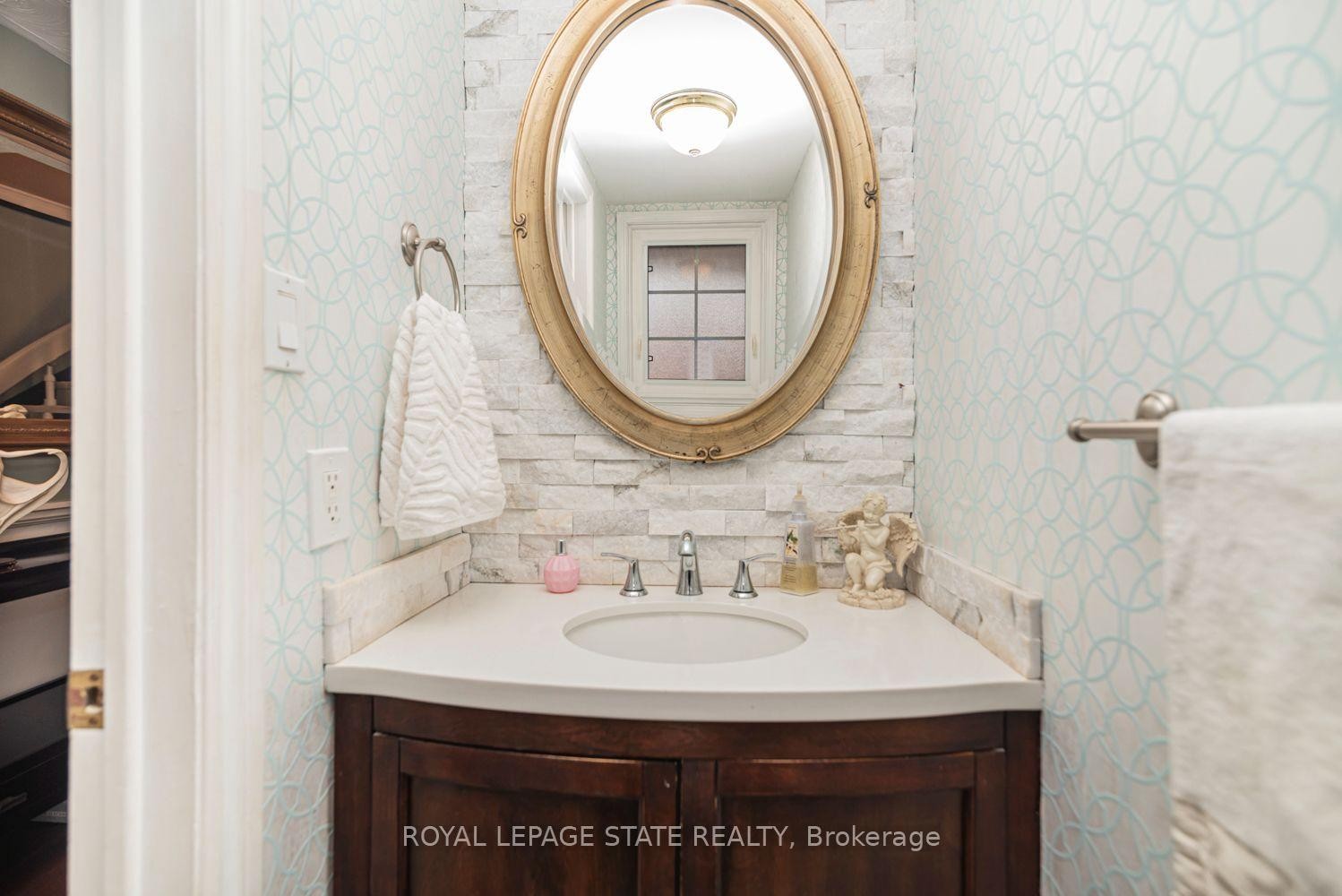 









255


Mount Albion

Road, 22,
Hamilton,




ON
L8K 6P7

