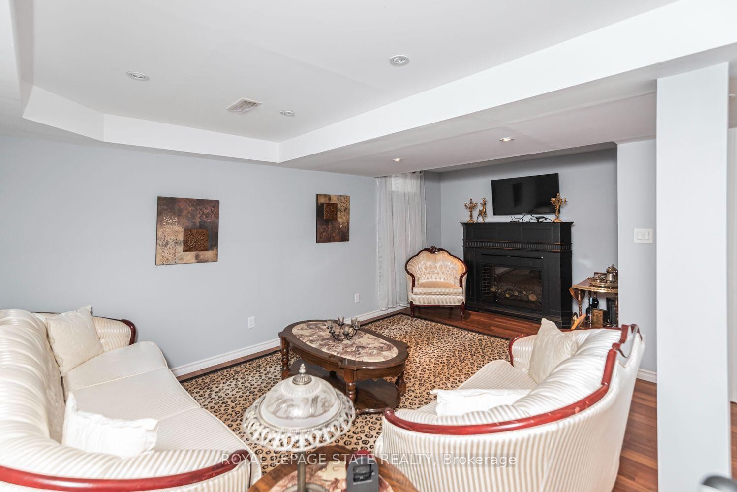 









255


Mount Albion

Road, 22,
Hamilton,




ON
L8K 6P7


