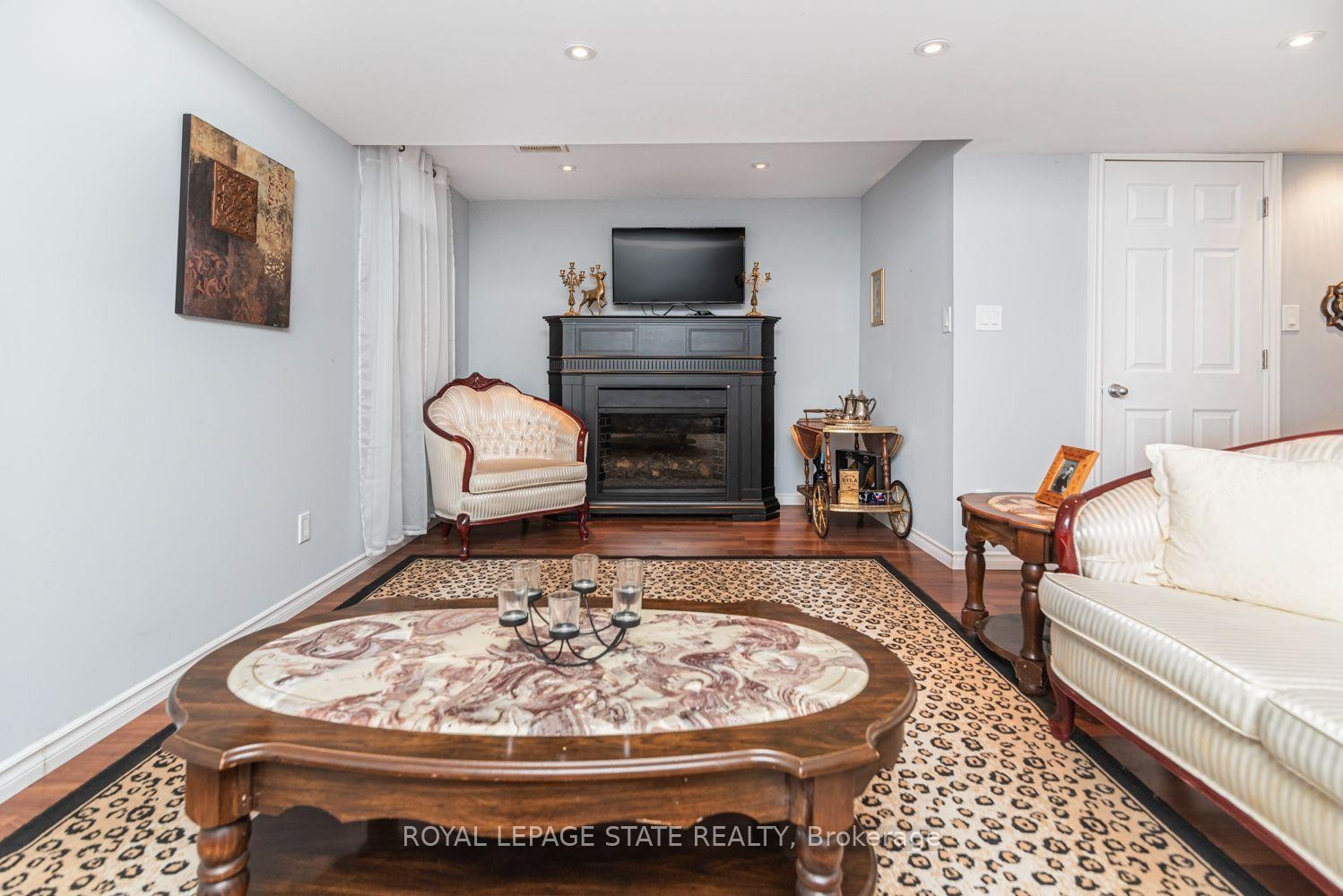 









255


Mount Albion

Road, 22,
Hamilton,




ON
L8K 6P7

